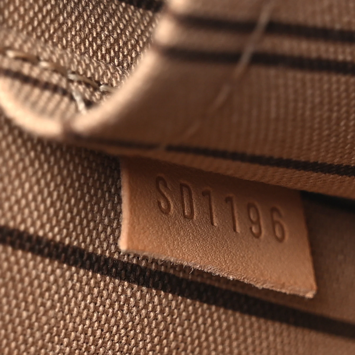 Monogram Neverfull MM GM Pochette - Image 8