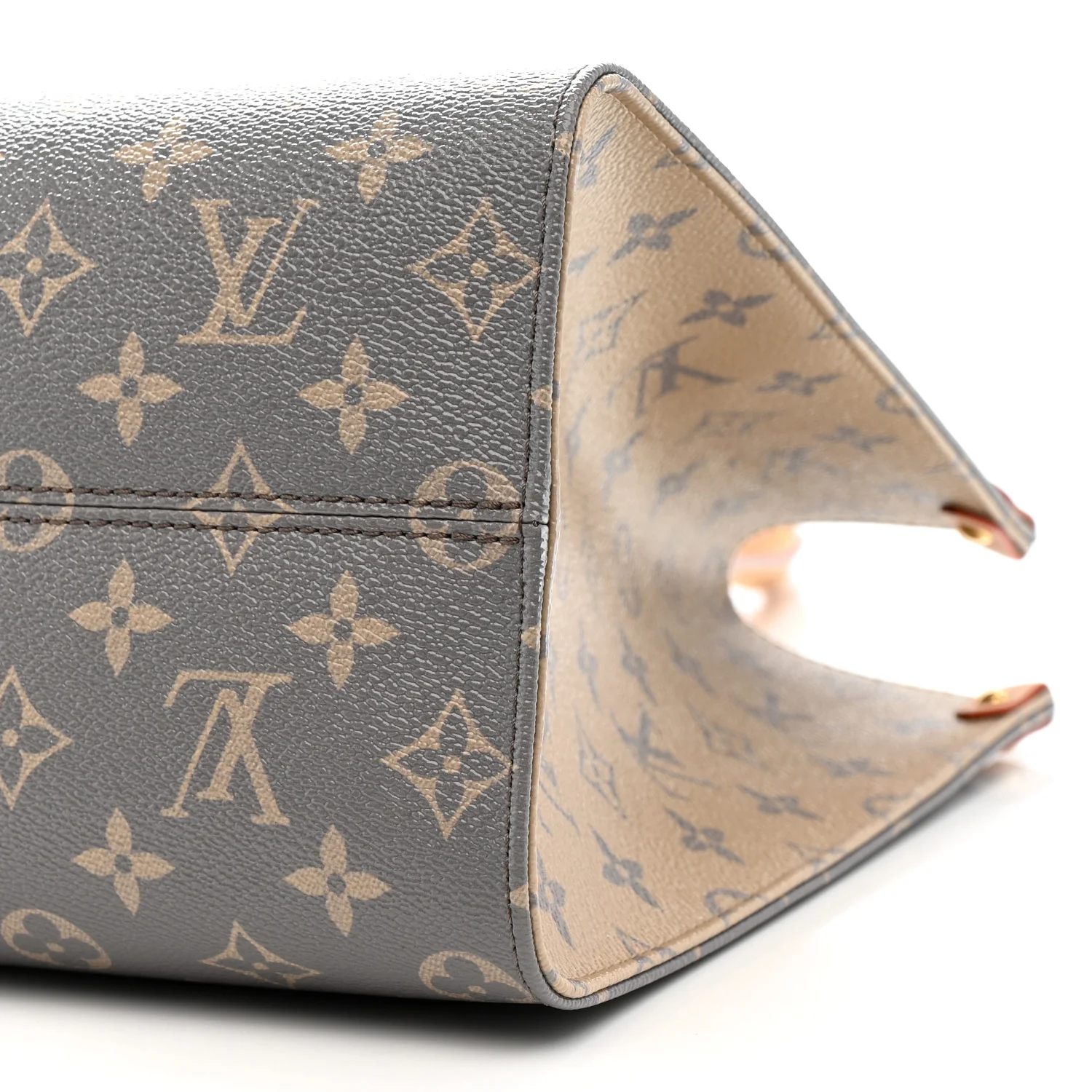 Monogram Onthego MM Trianon Gray - Image 9