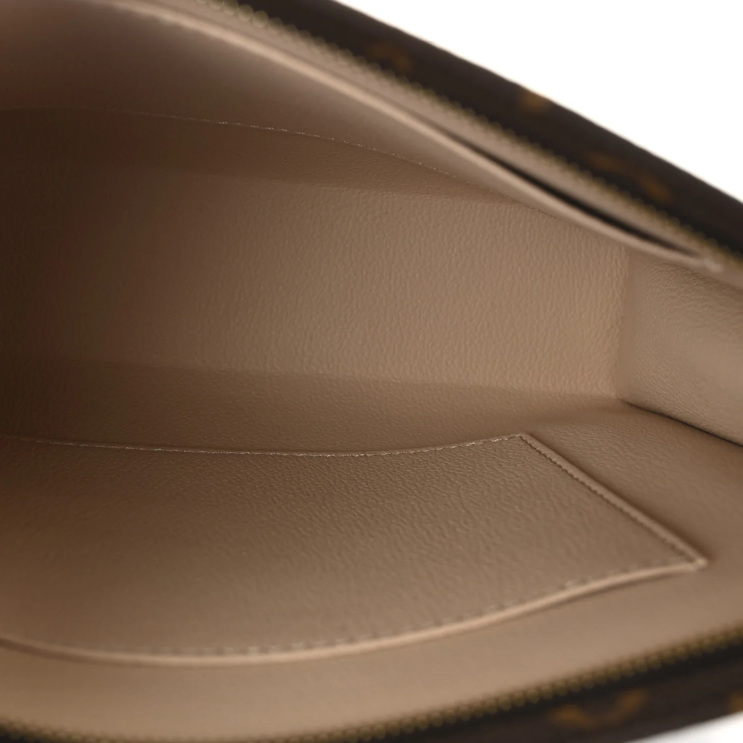 Monogram Poche Toilette NM - Image 5