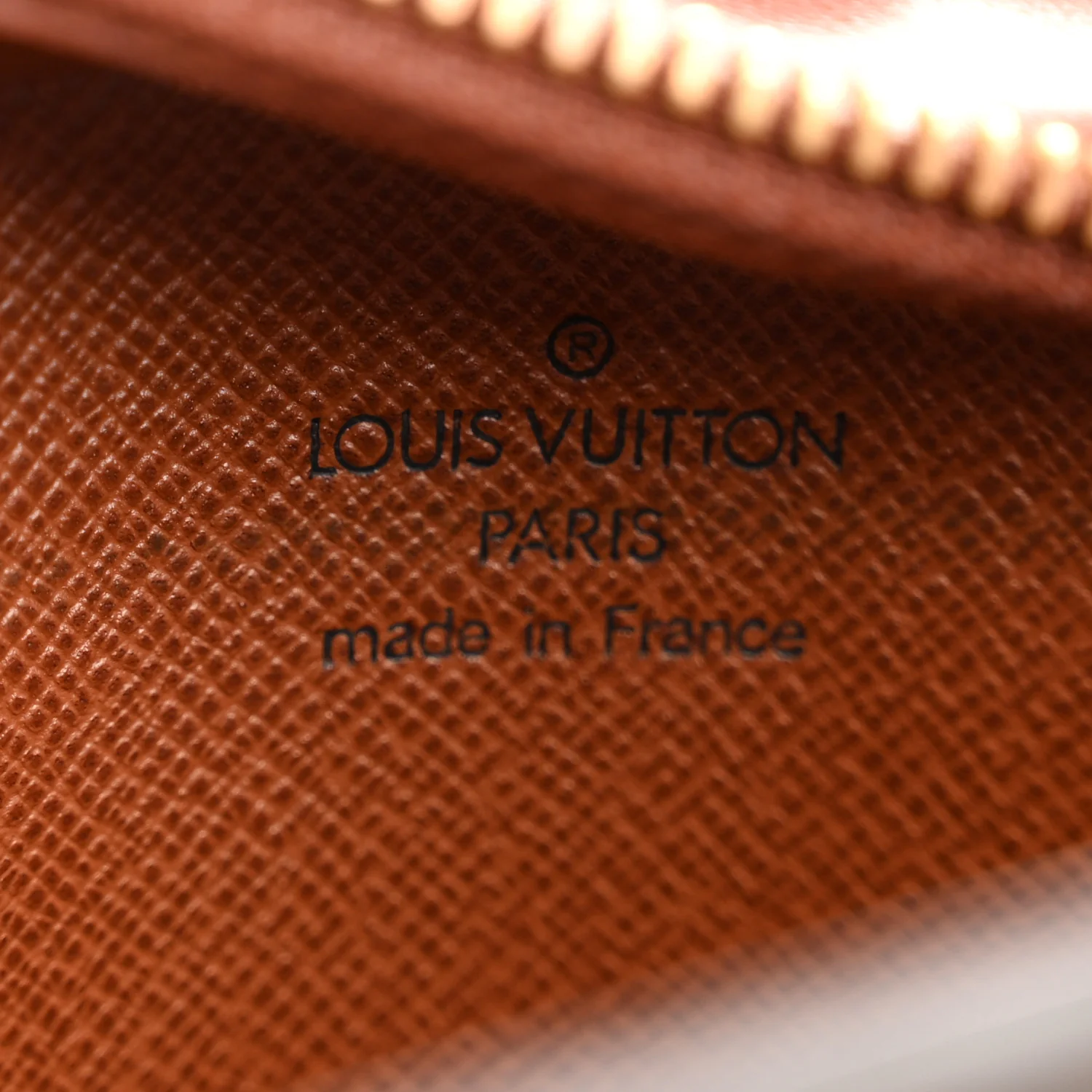 Monogram Pochette Homme - Image 6
