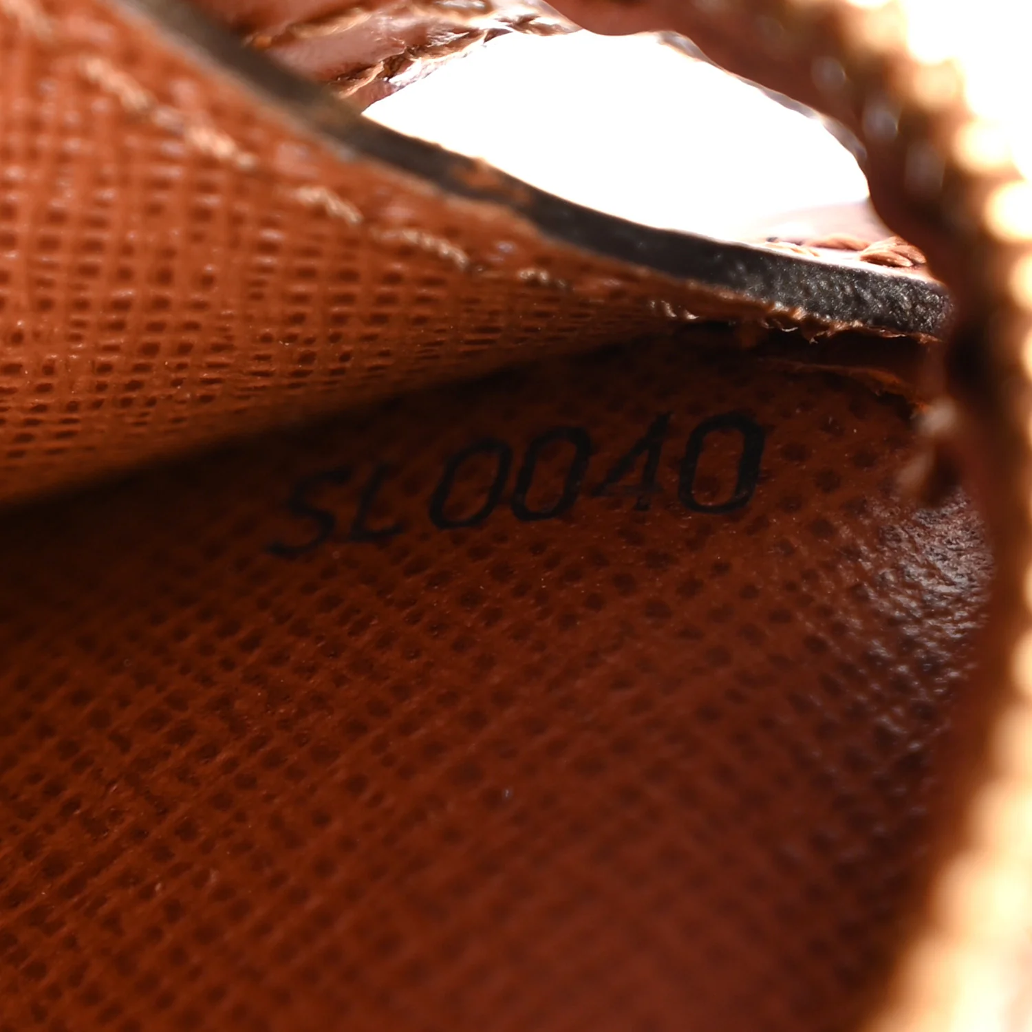 Monogram Pochette Homme - Image 7