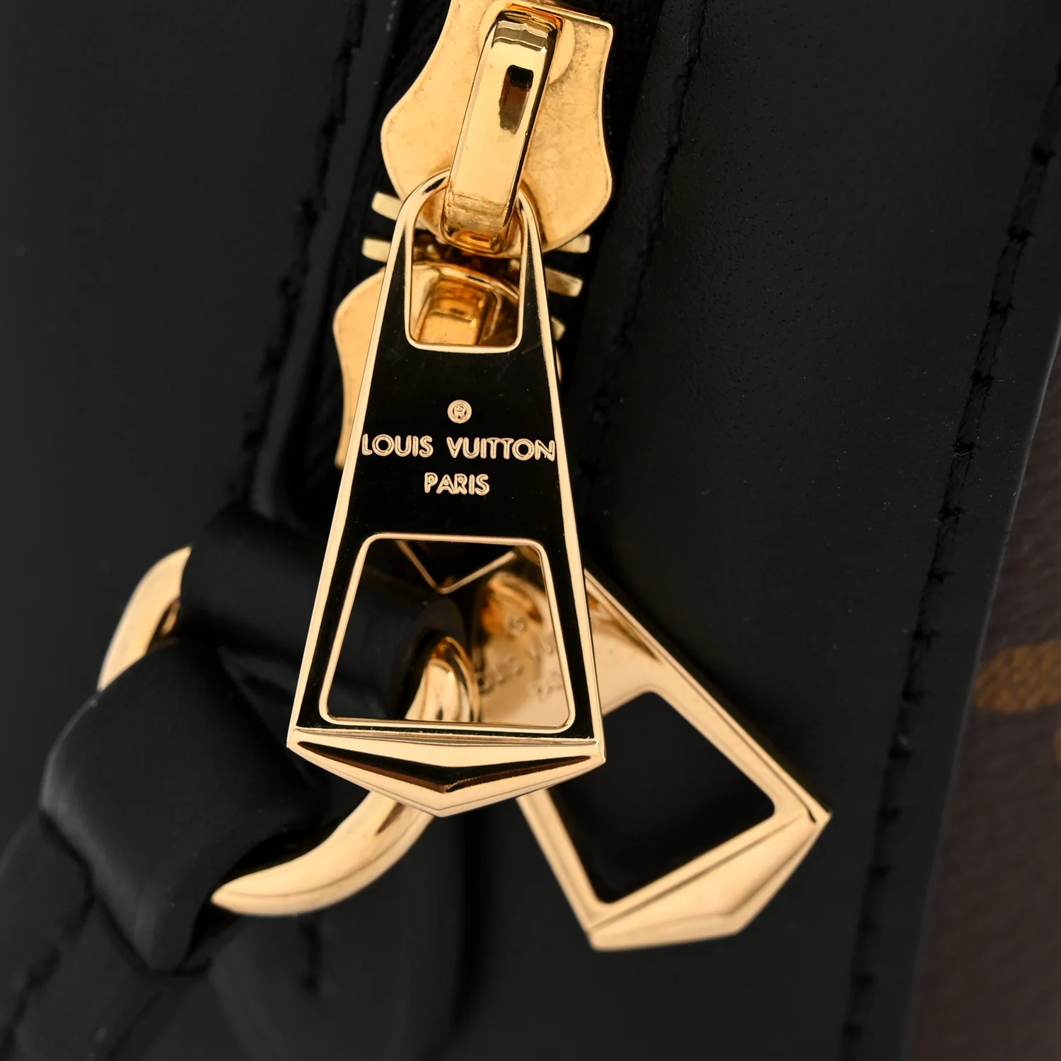 Monogram Saintonge Black - Image 12