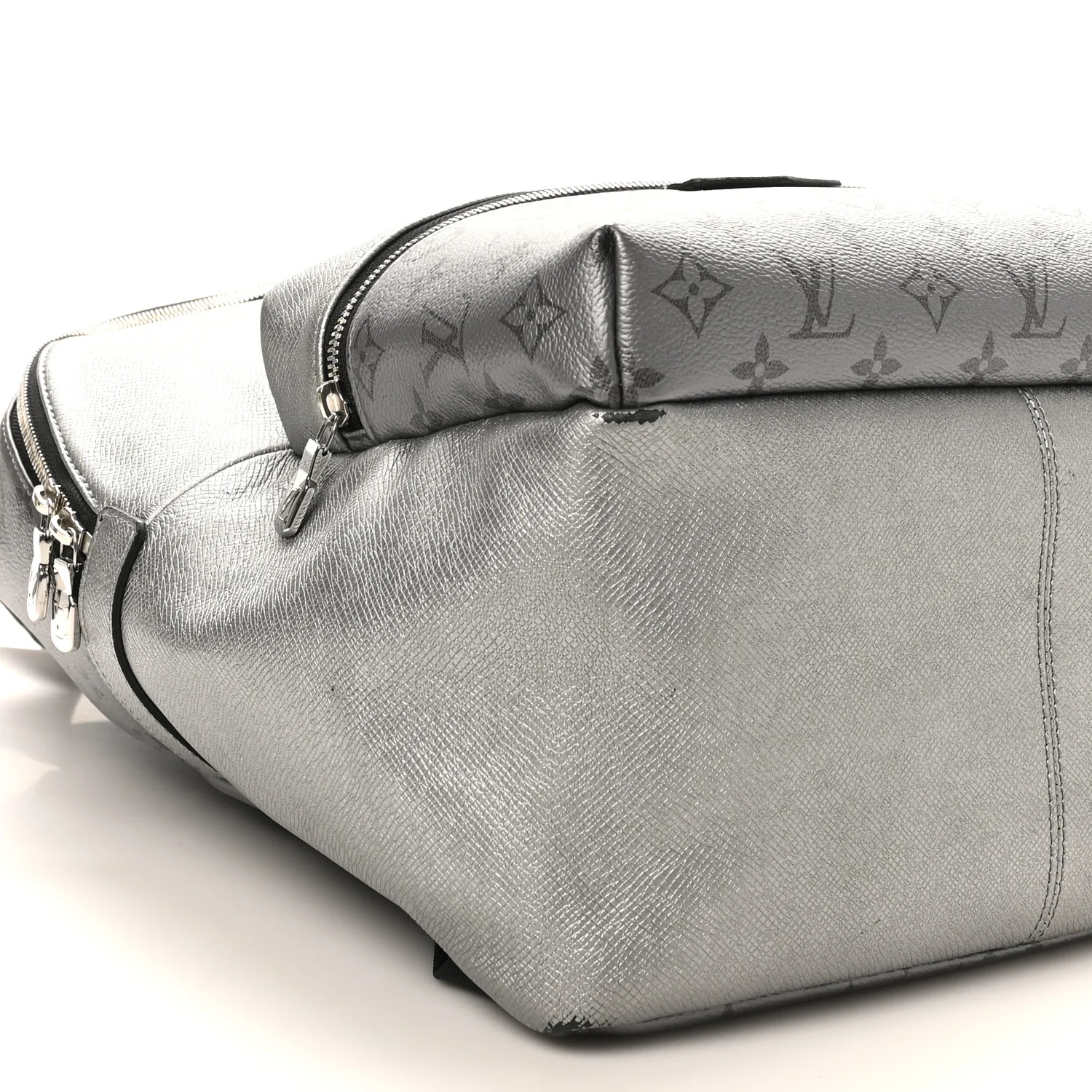 Monogram Taiga Discovery Backpack PM Silver - Image 8