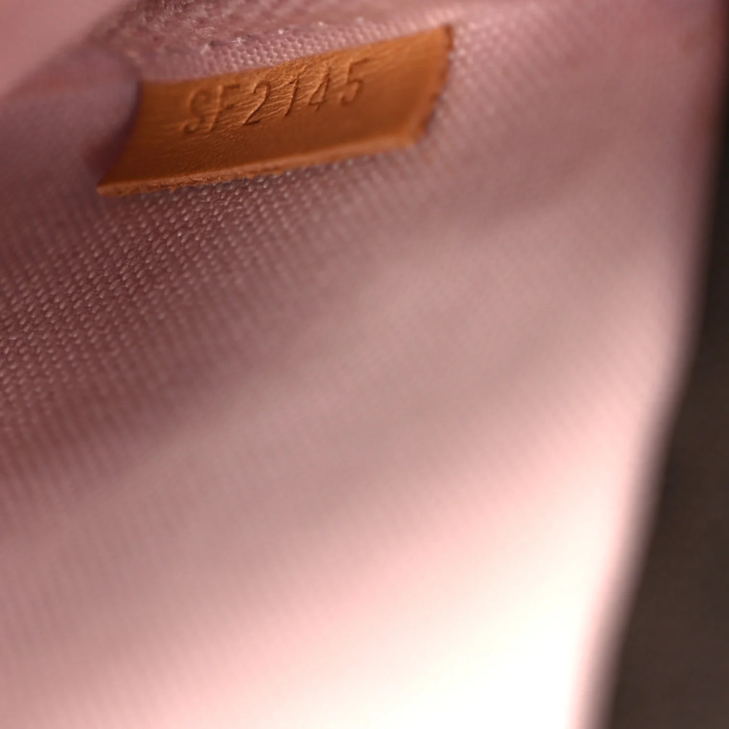 Monogram V Saint Tropez Mini Pochette Accessories Rose Ballerine - Image 6