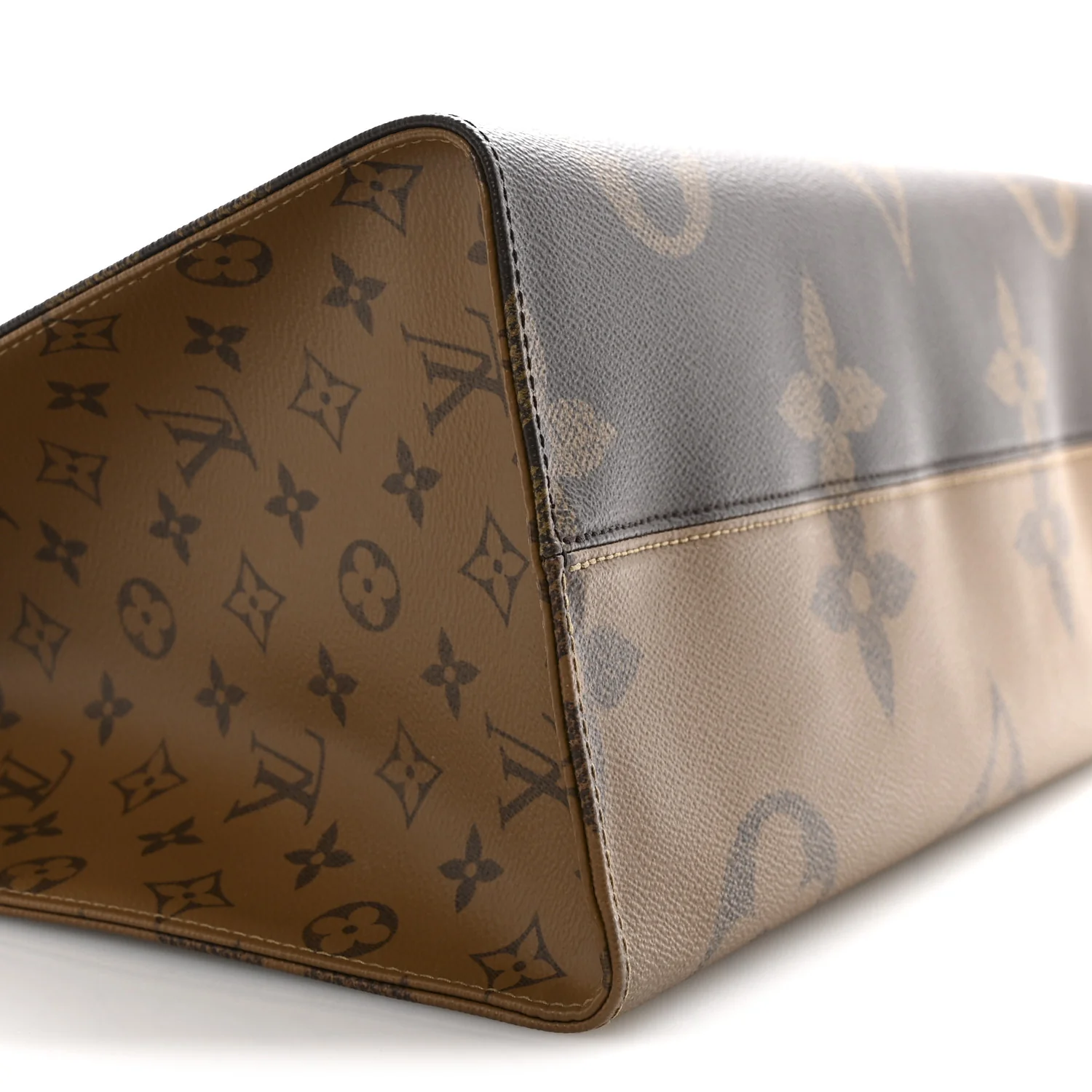 Reverse Monogram Giant Onthego GM - Image 9