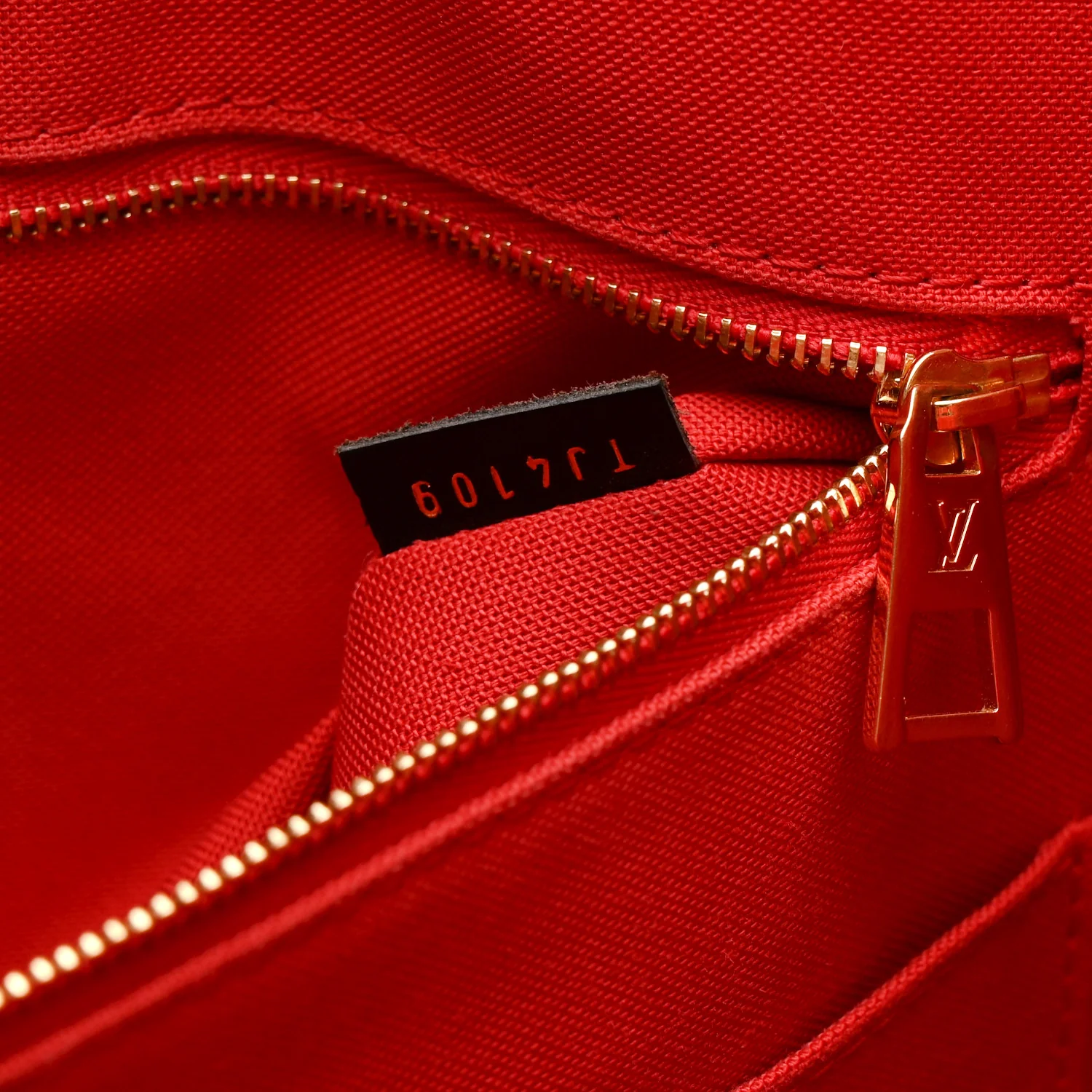 Reverse Monogram Giant Onthego GM - Image 7