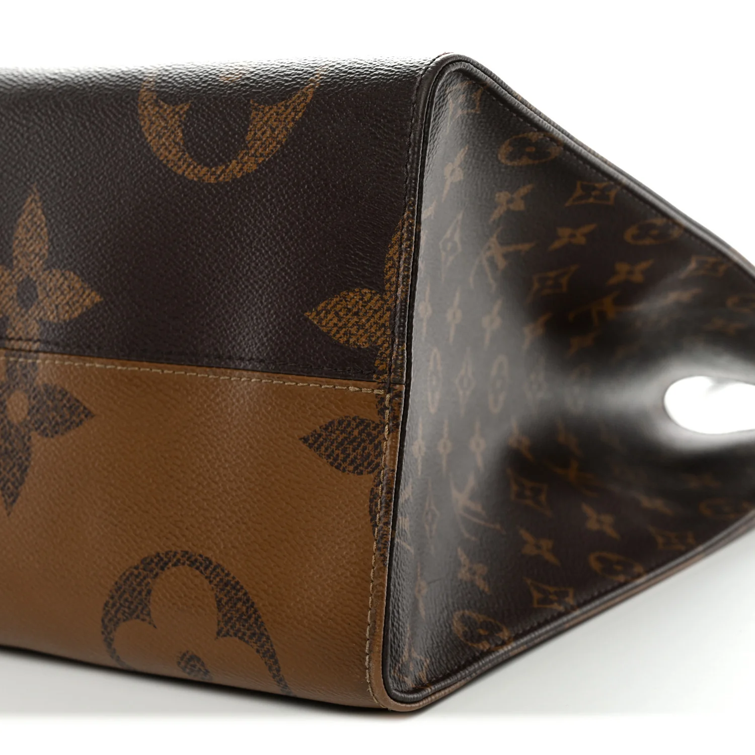 Reverse Monogram Giant Onthego GM - Image 9