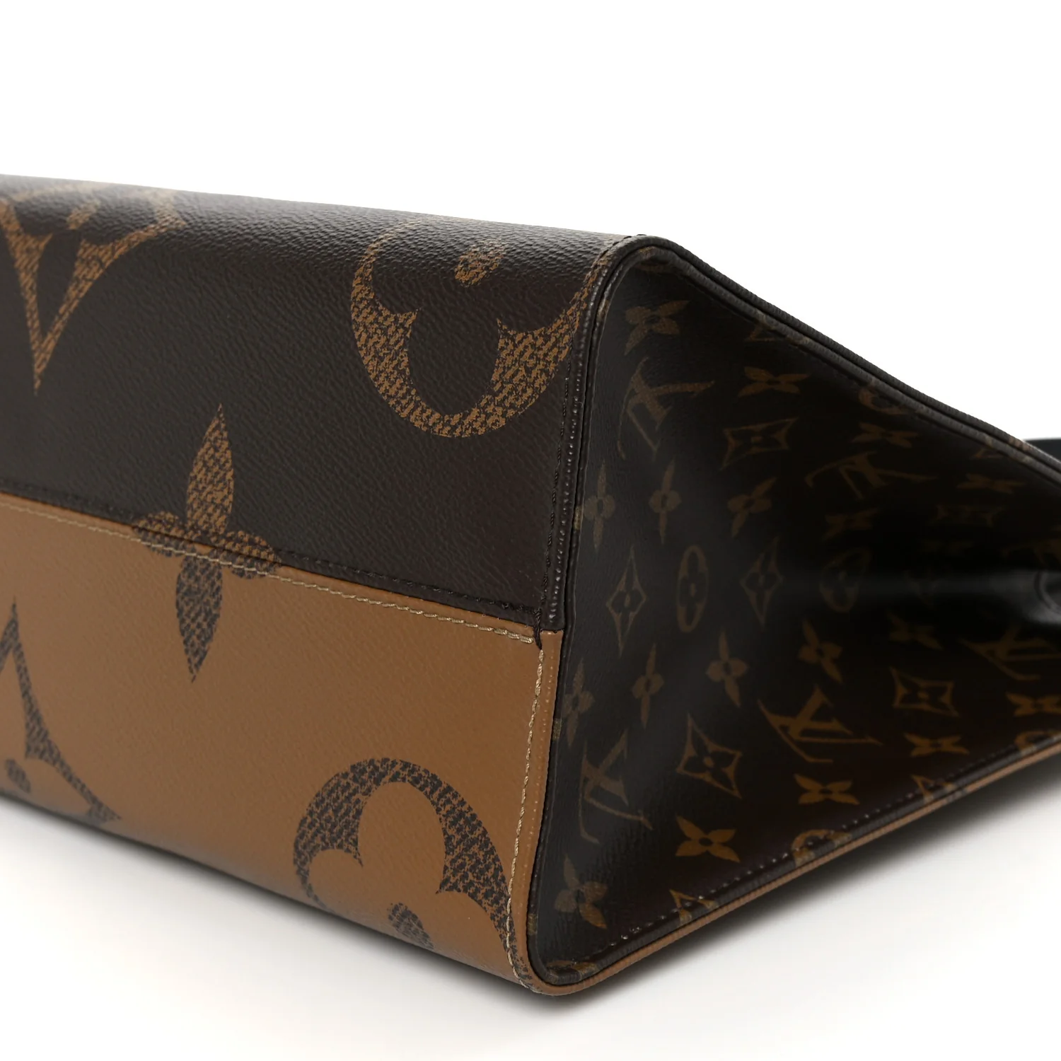 Reverse Monogram Giant Onthego MM - Image 10