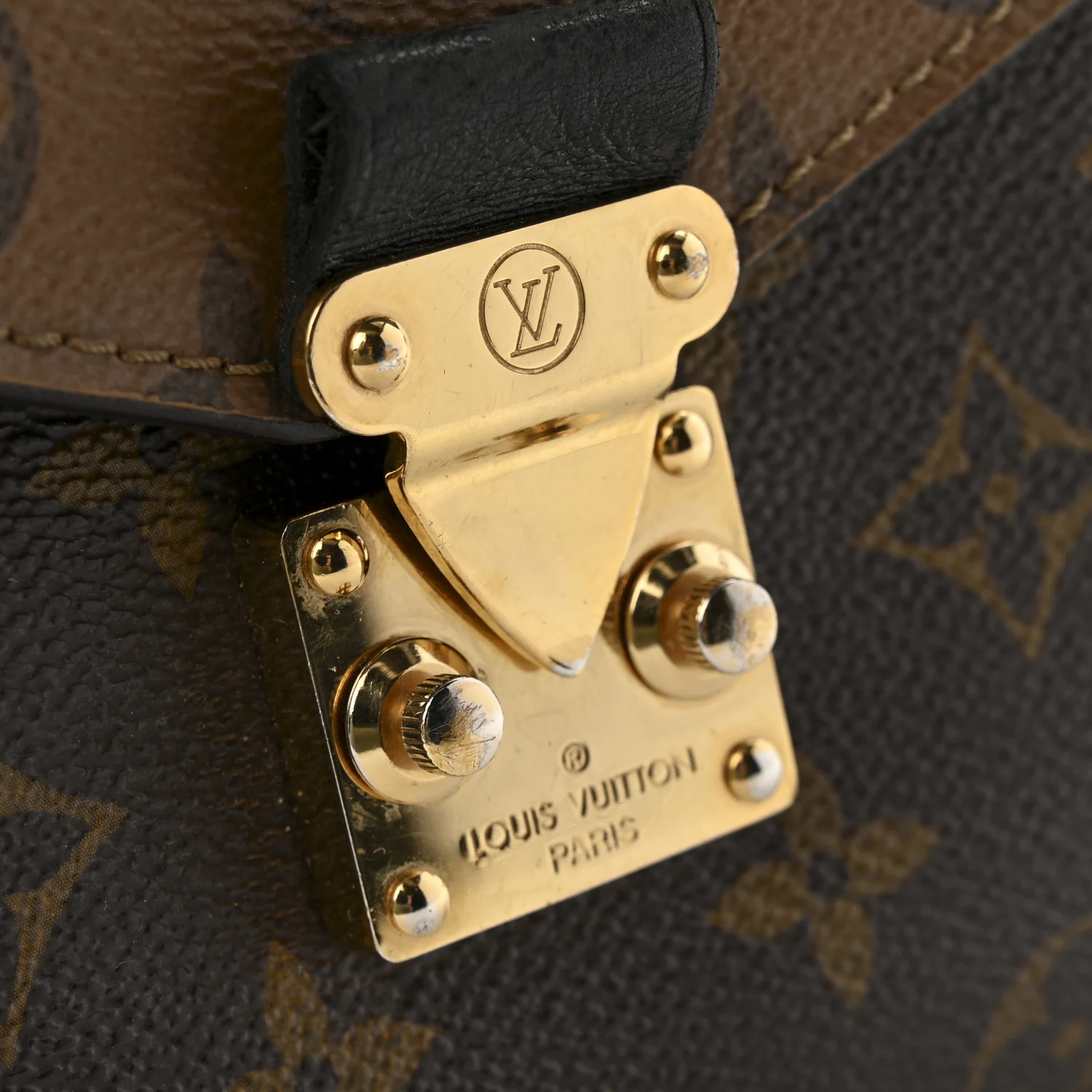Reverse Monogram Pochette Metis - Image 12
