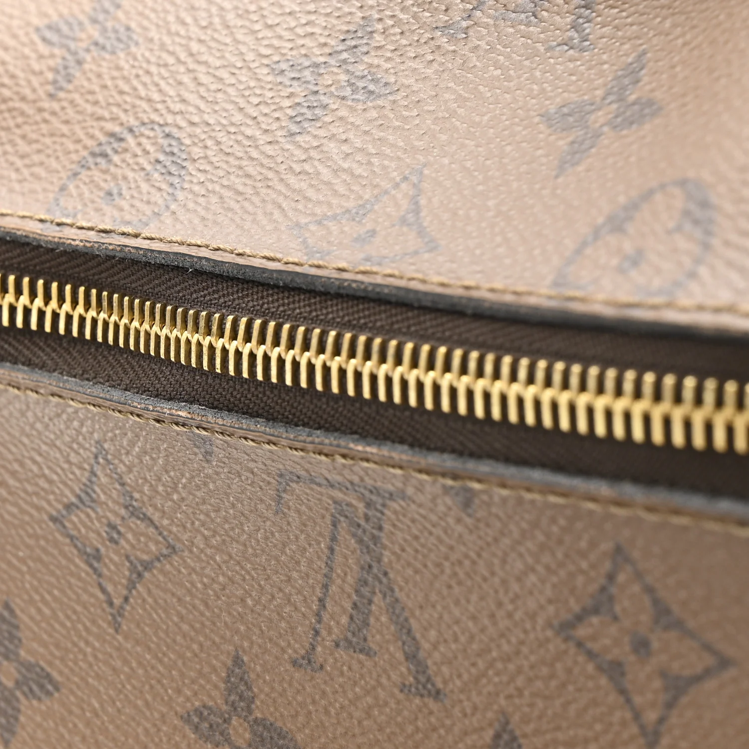 Reverse Monogram Pochette Metis - Image 14
