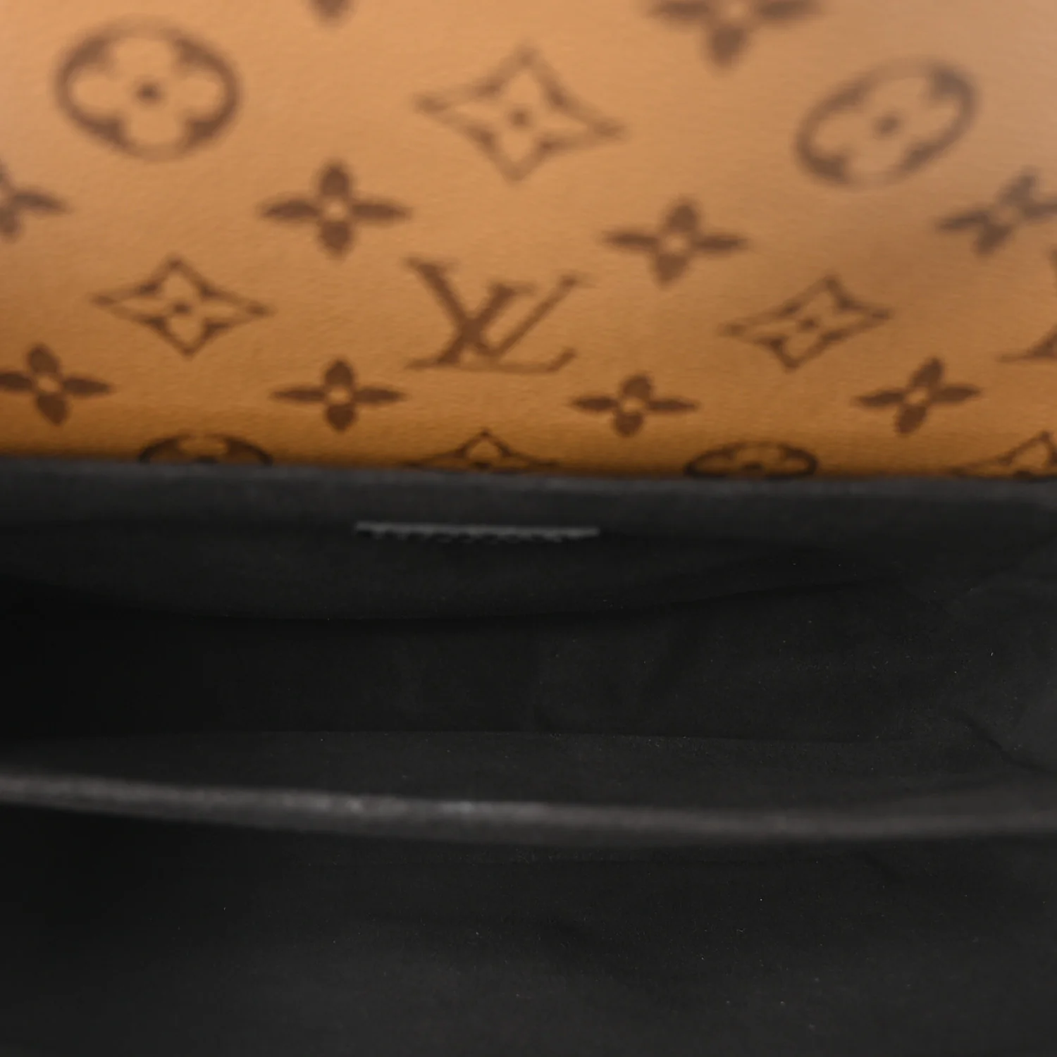Reverse Monogram Pochette Metis - Image 5
