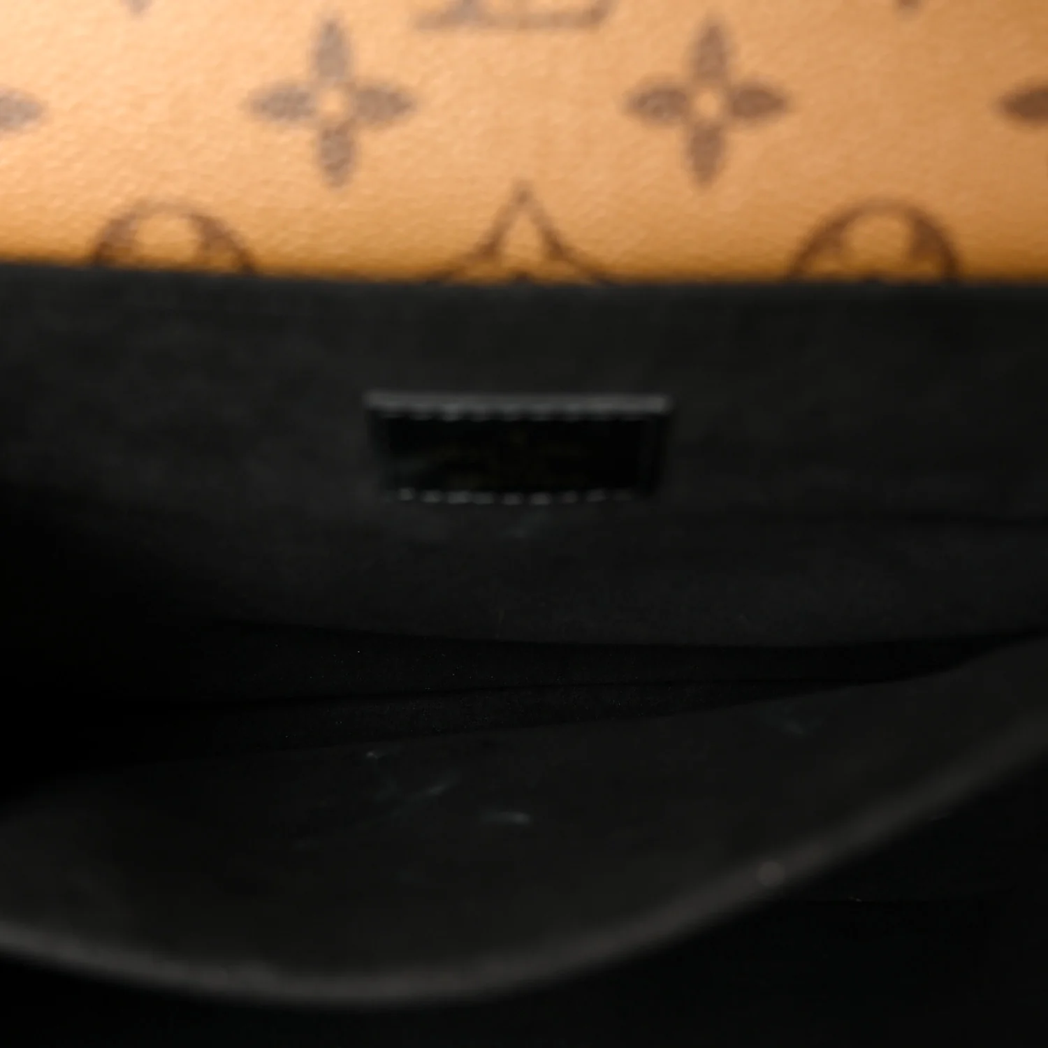 Reverse Monogram Pochette Metis - Image 5