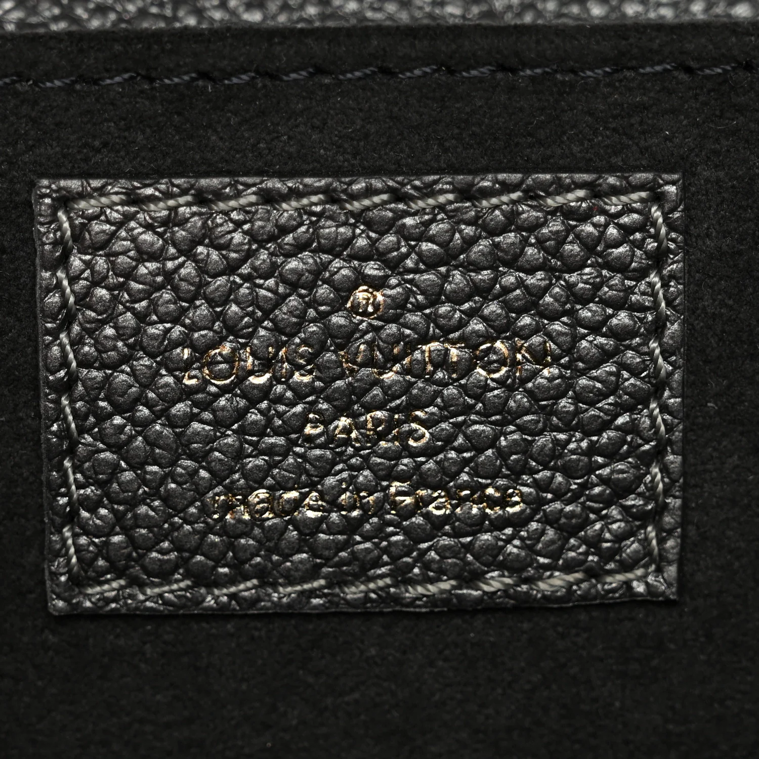 Shimmery Empreinte LV Ski Pochette Metis East West Gun Metal - Image 6