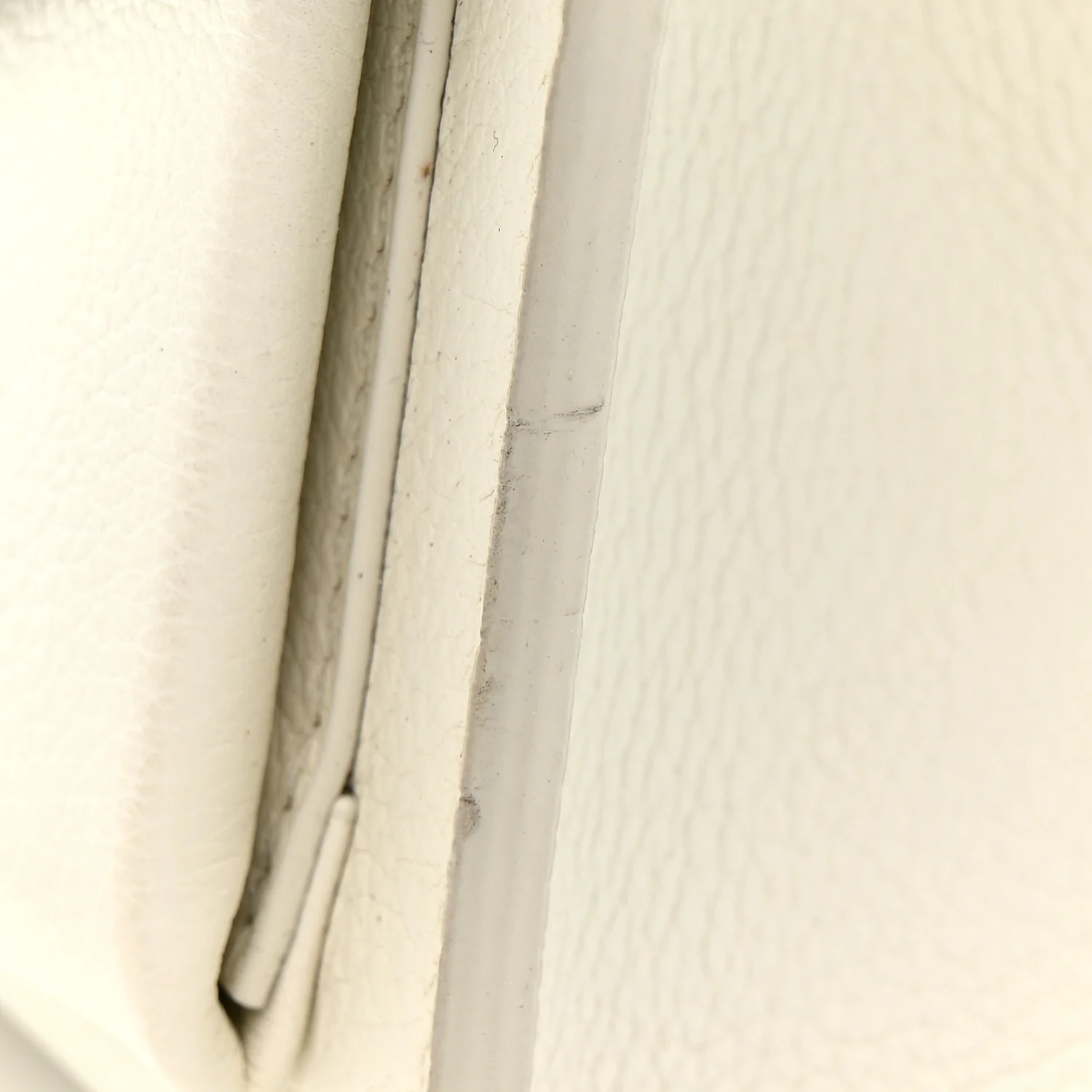 Soft Calfskin Mylockme Chain Bag BB White - Image 13