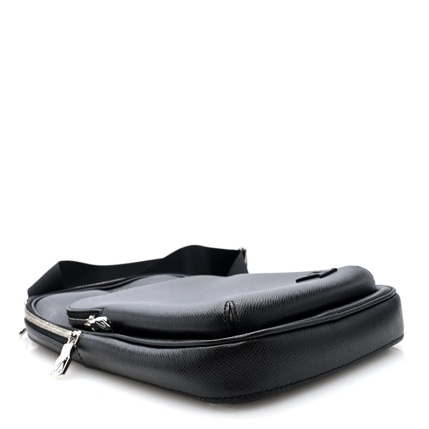 Taiga Avenue Sling Bag NM Black - Image 4