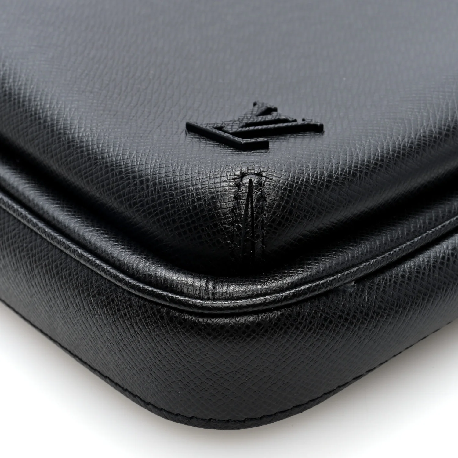 Taiga Avenue Sling Bag NM Black - Image 8