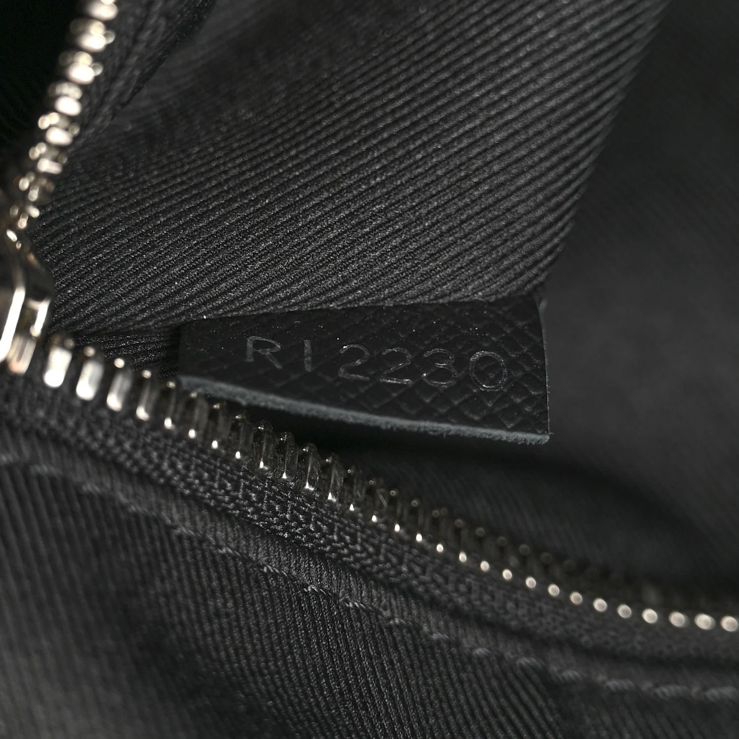Taiga Monogram Eclipse Outdoor Tote Black - Image 7