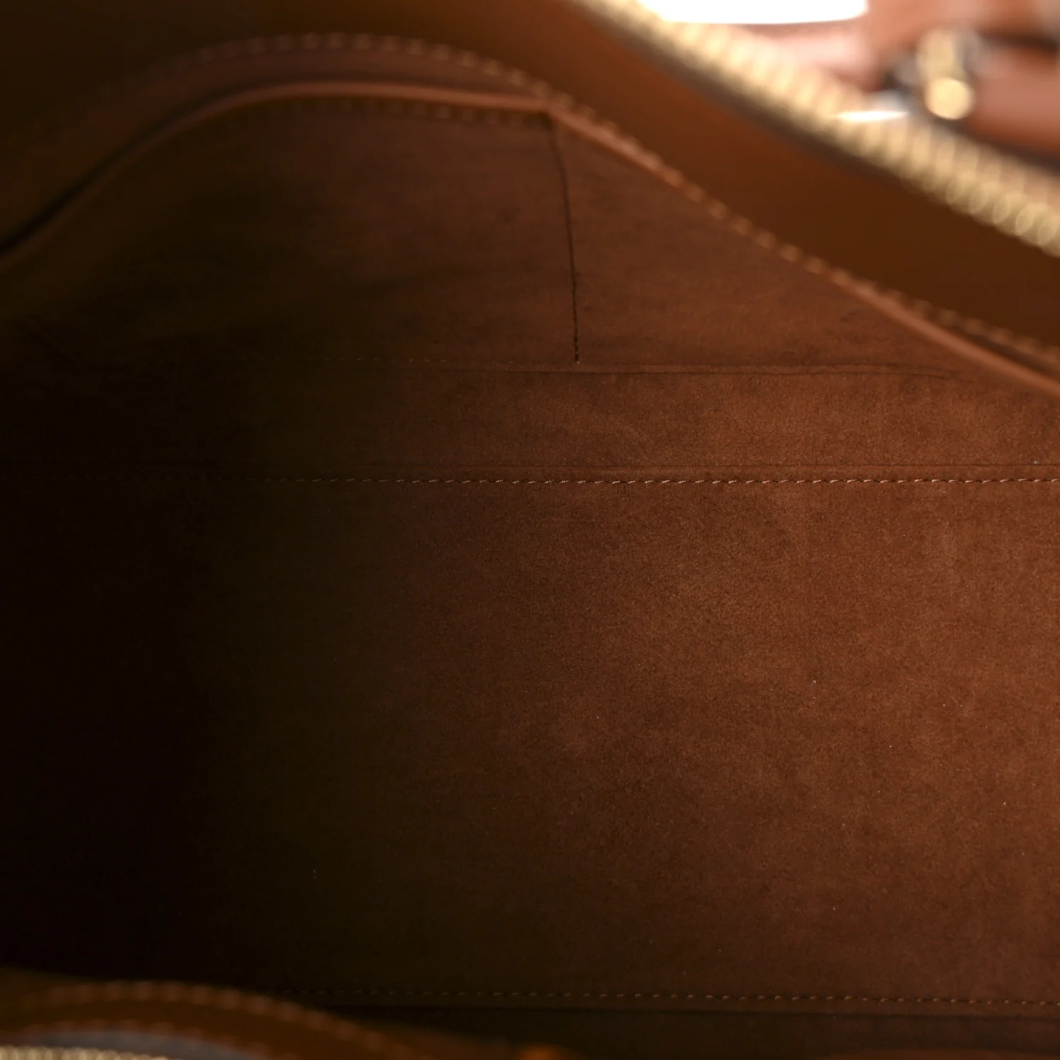 Taurillon Calfskin Vendome MM Gold - Image 5