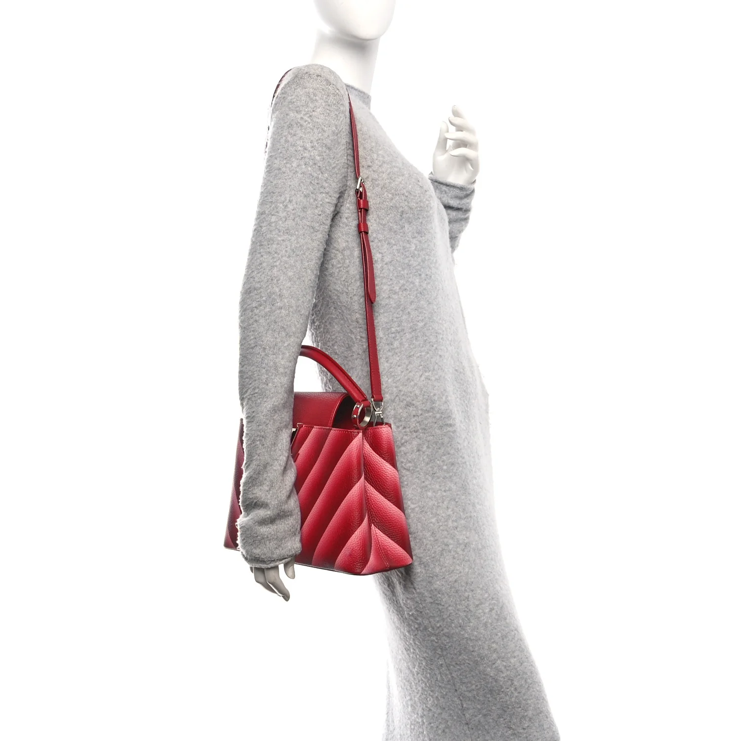 Taurillon Chevron Capucines PM Cherry - Image 2