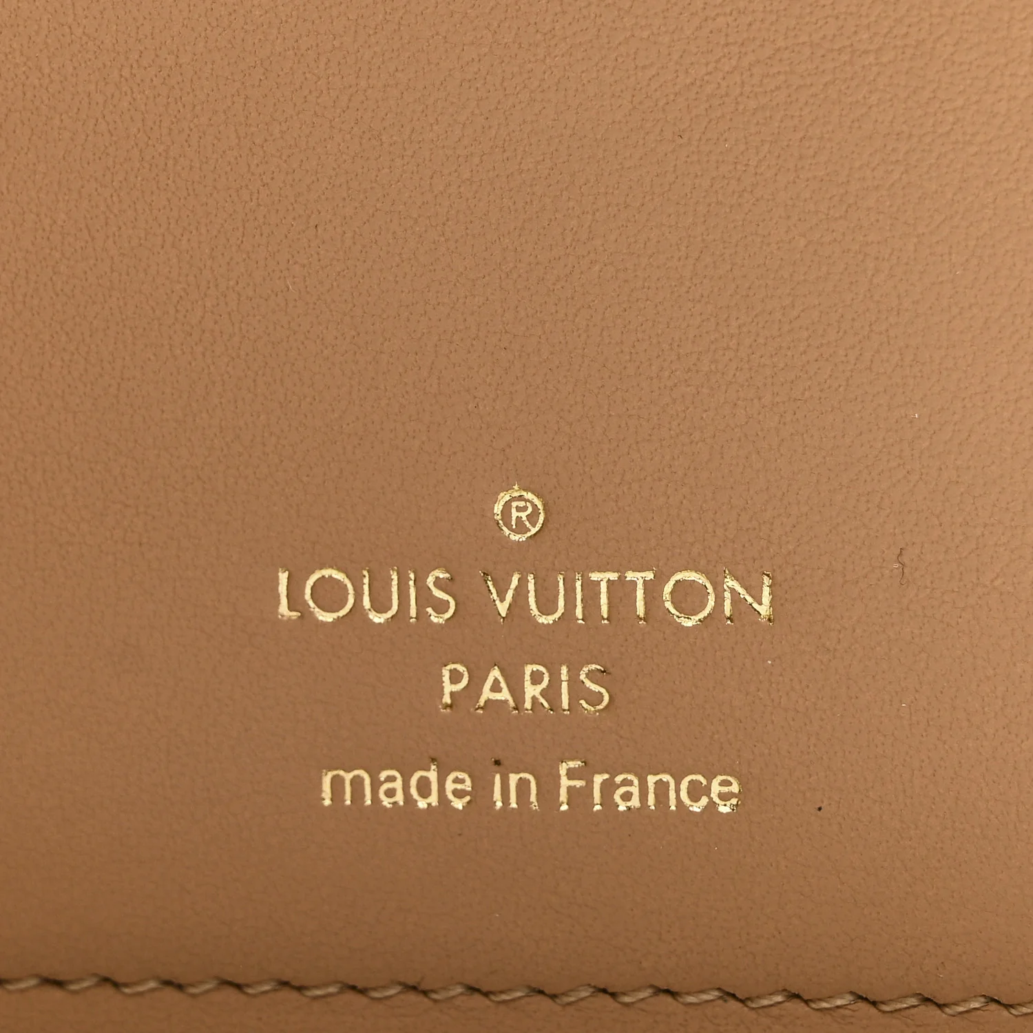 Taurillon LV Vertical Capucines Wallet Black Arizona - Image 6
