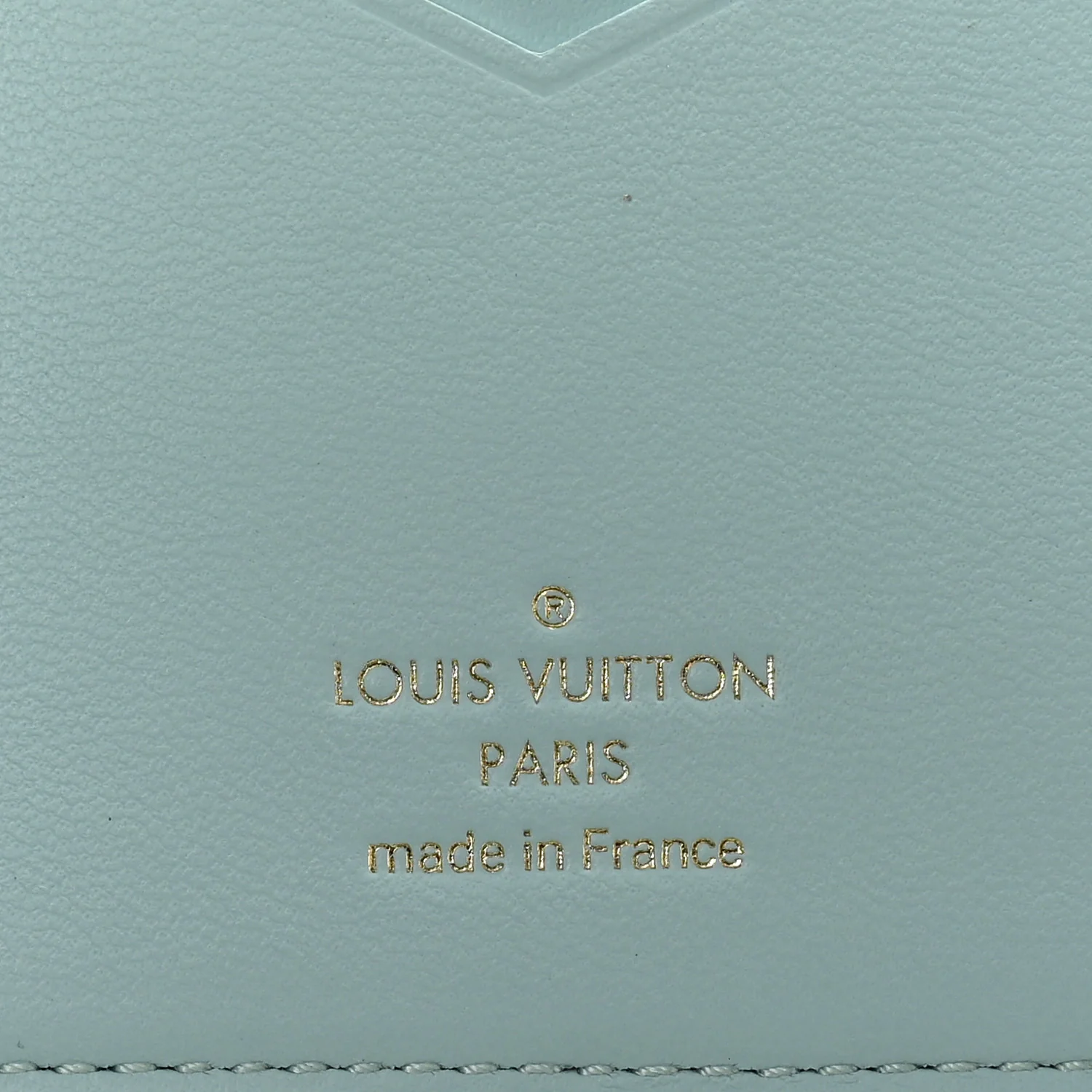 Taurillon LV Vertical Capucines Wallet Galet Aquamarine - Image 6