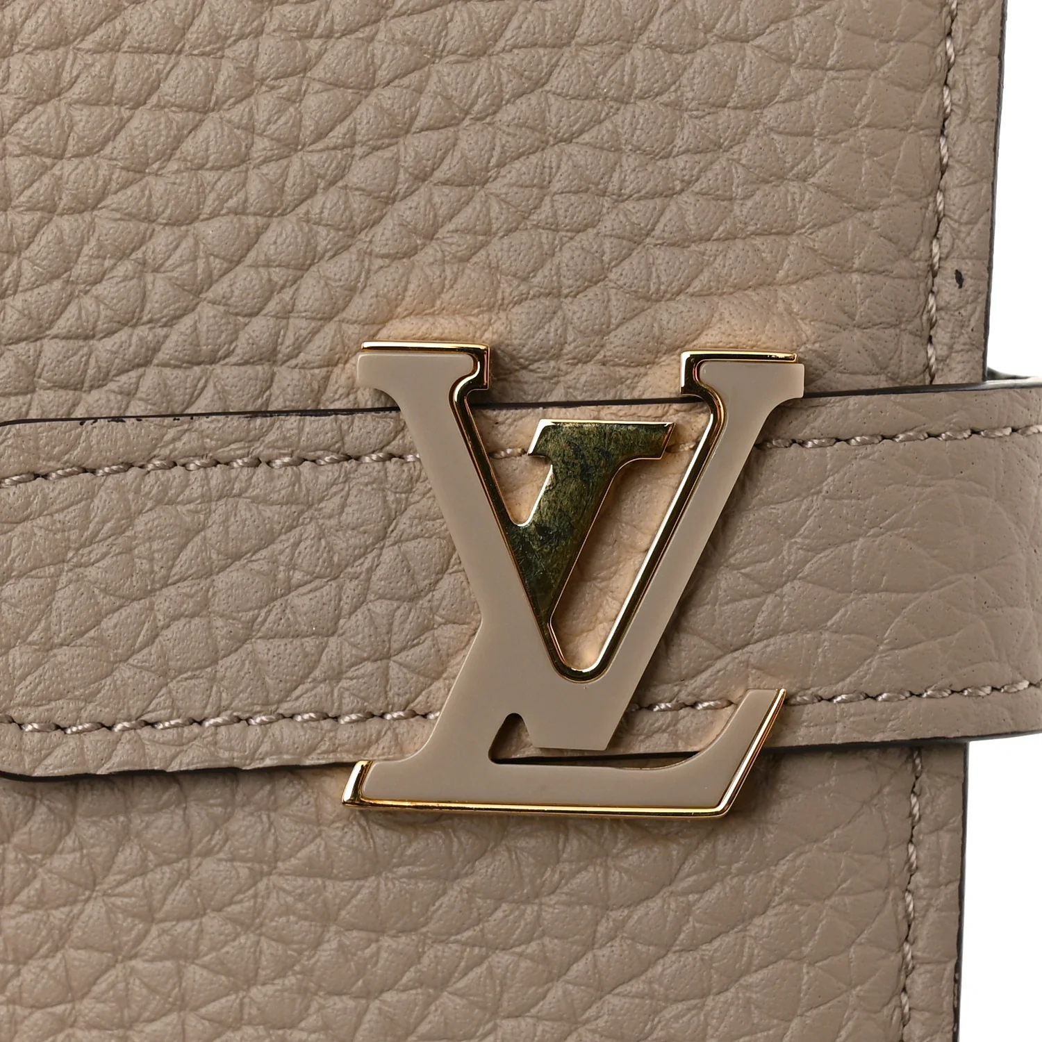 Taurillon LV Vertical Capucines Wallet Galet Aquamarine - Image 7