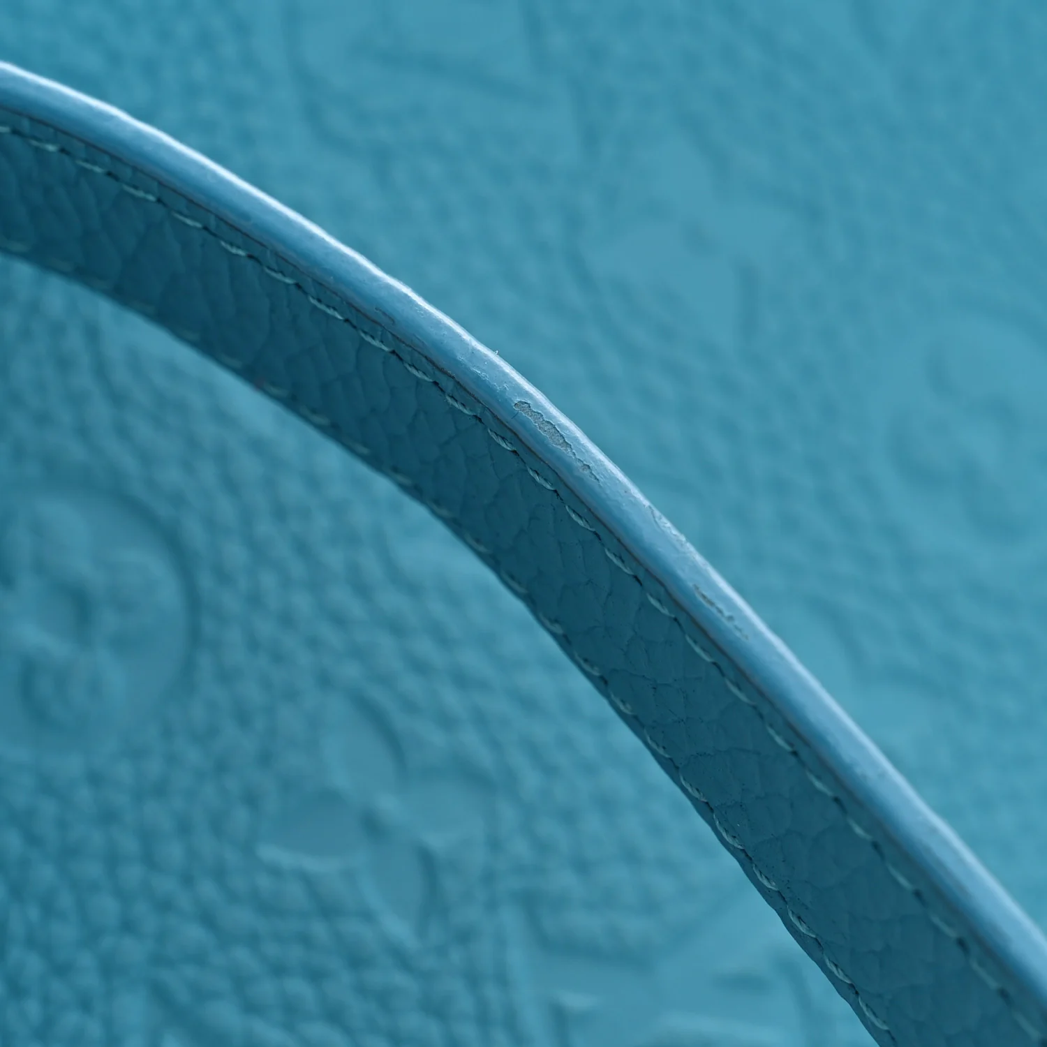 Taurillon Monogram Triangle Messenger Turquoise - Image 11