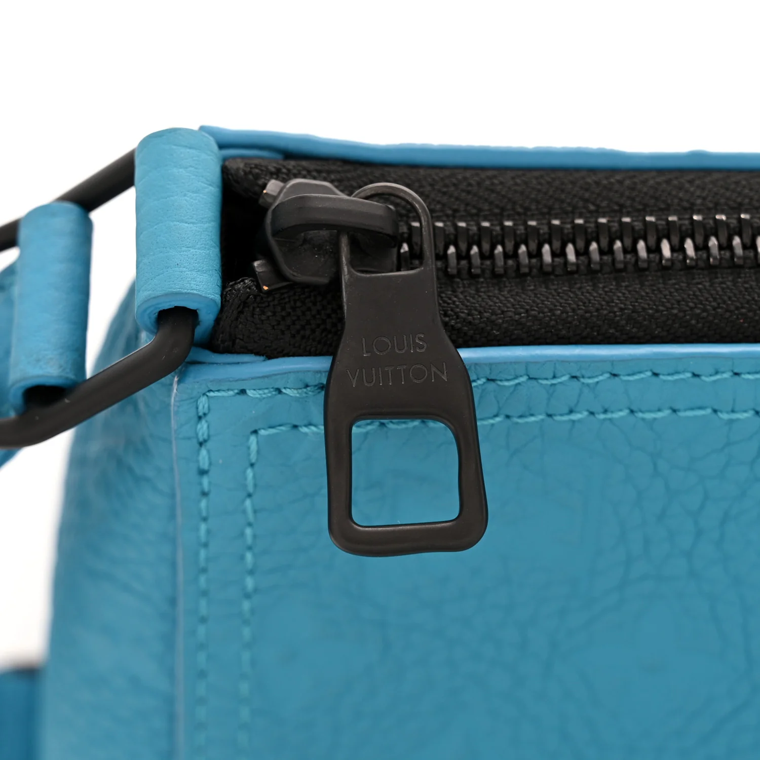 Taurillon Monogram Triangle Messenger Turquoise - Image 12
