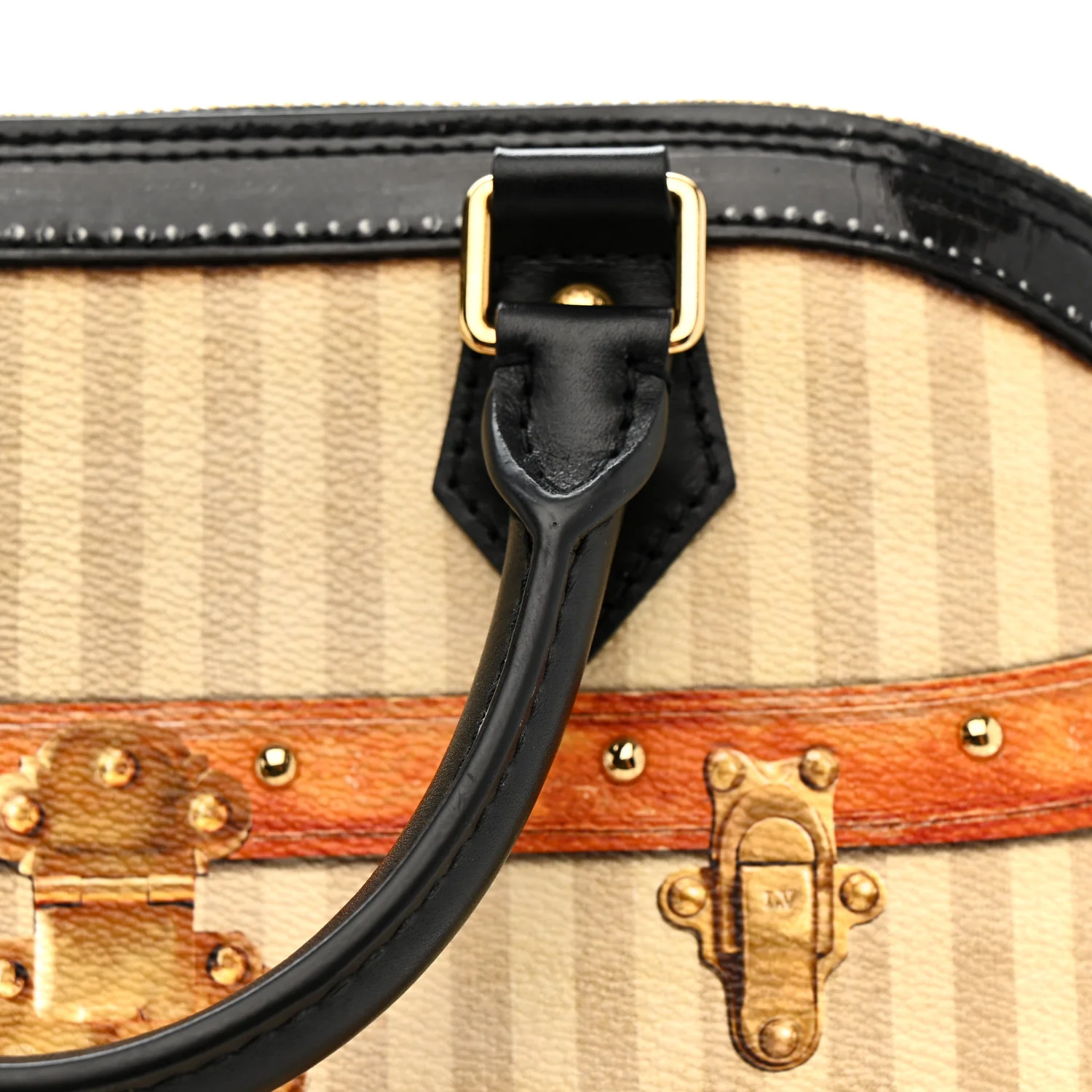Transformed Canvas Patent Time Trunk Alma PM Beige - Image 13