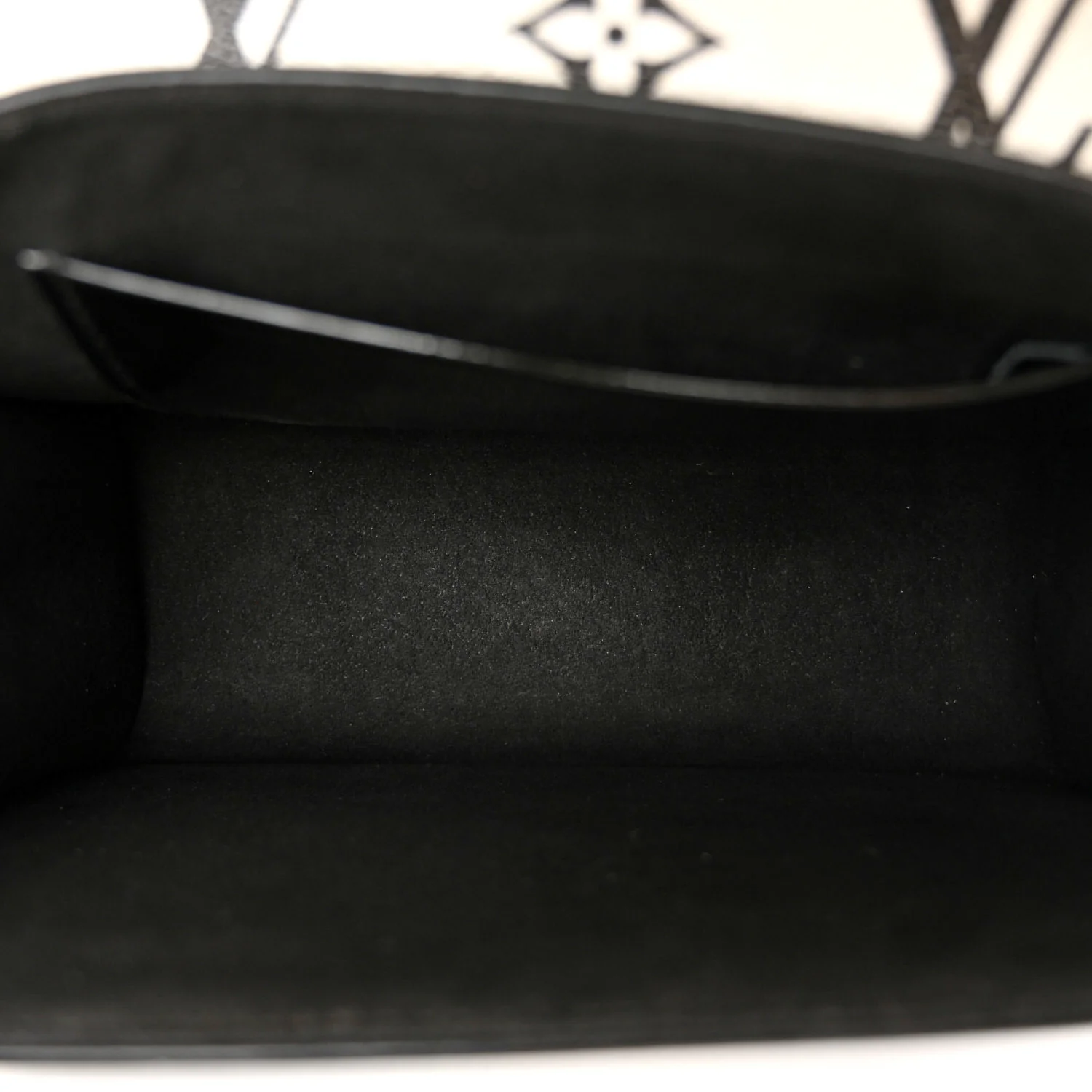 Vernis Epi Monogram Wynwood Black White - Image 5