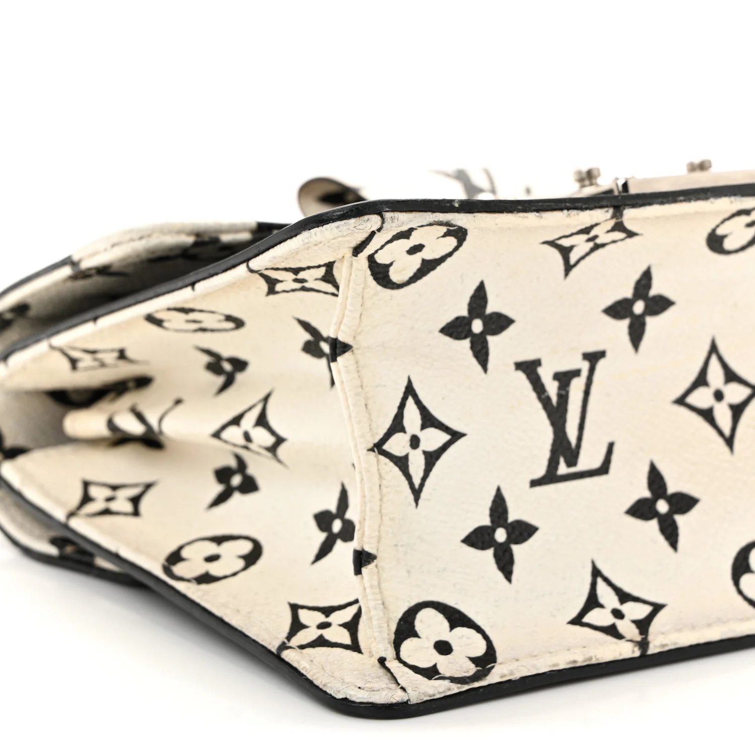 Vernis Epi Monogram Wynwood Black White - Image 8