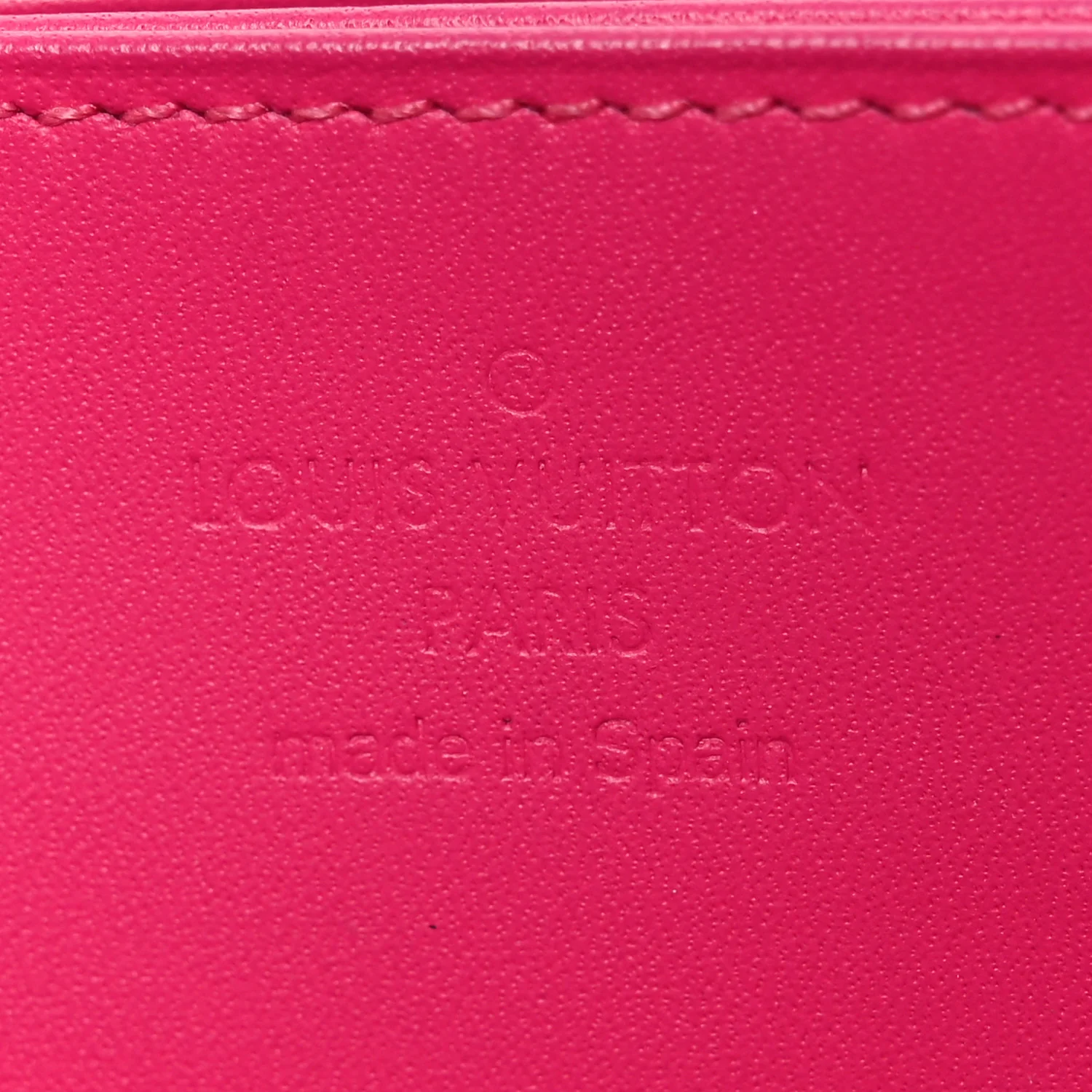 Vernis Valentine Zippy Wallet Fuchsia - Image 6