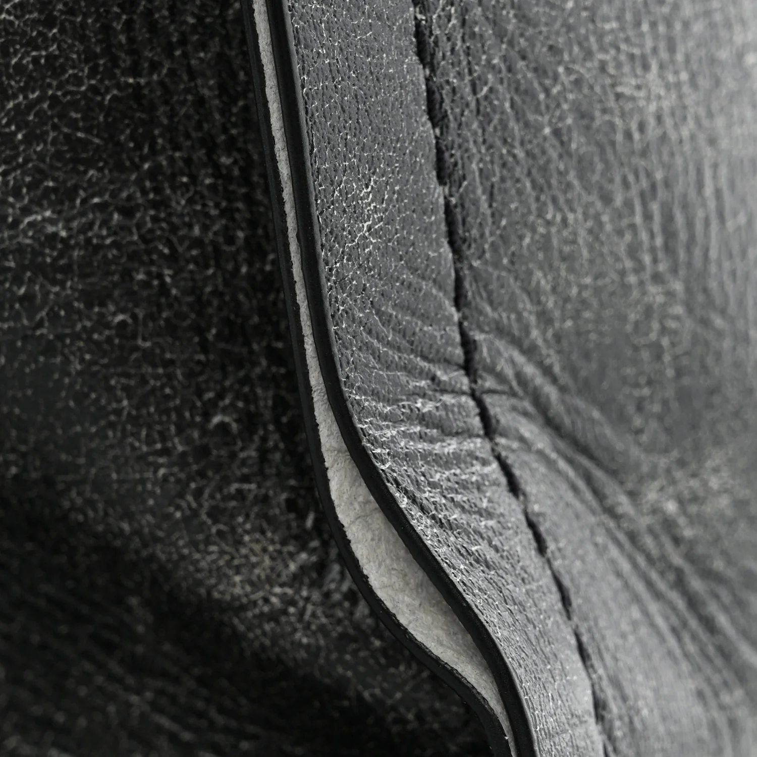 Distressed Calfskin Medium The Tote Bag Black - Image 12