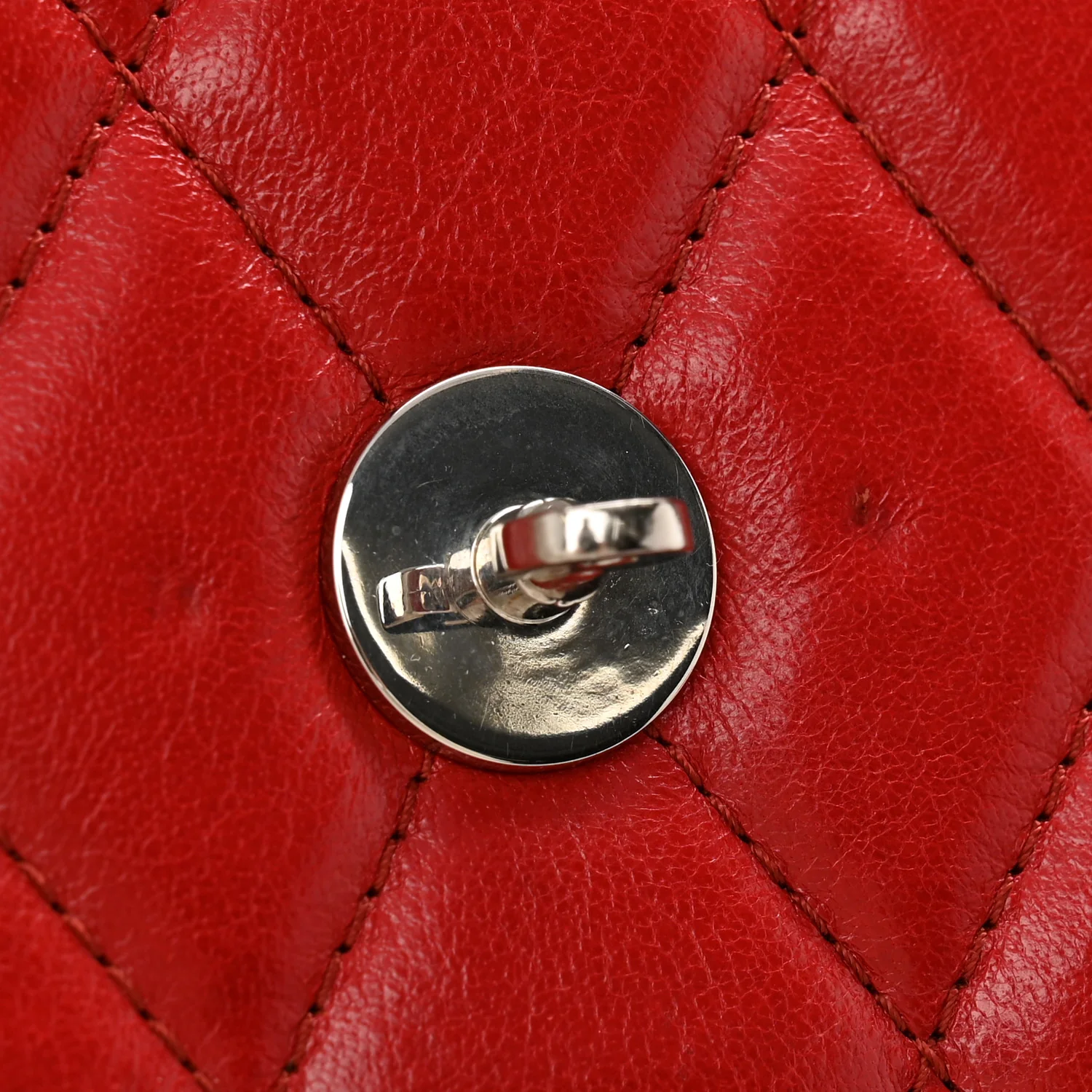 Shiny Buffalo Quilted Darley Shoulder Bag Red - Image 12