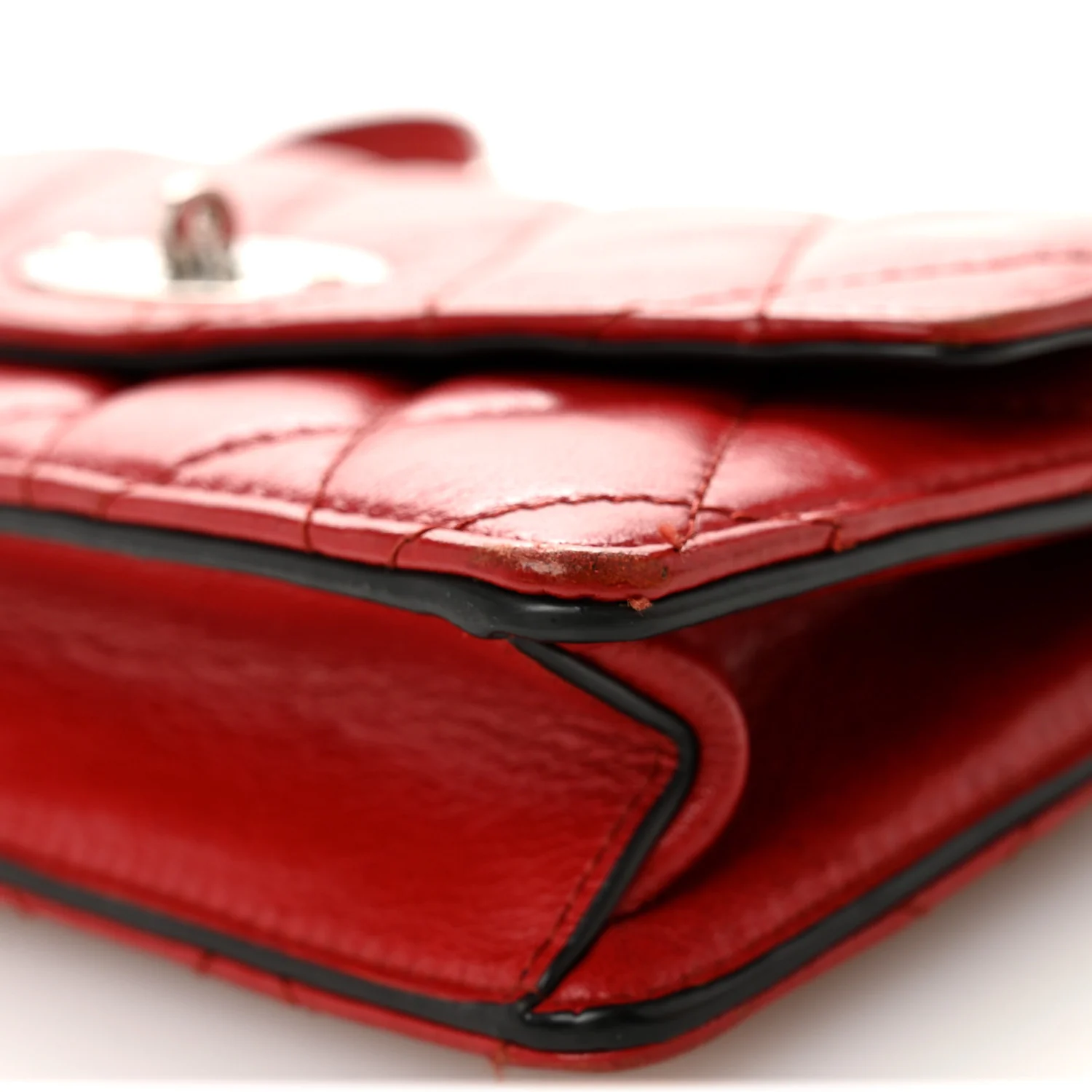 Shiny Buffalo Quilted Darley Shoulder Bag Red - Image 9