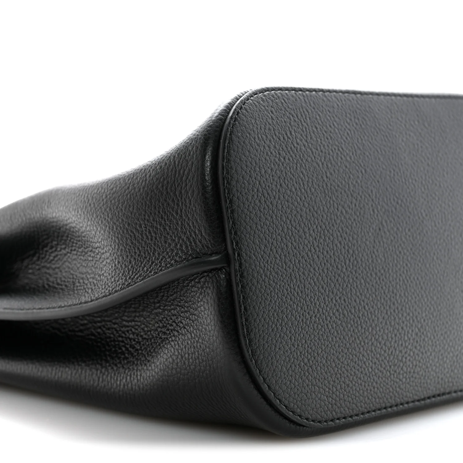 Small Classic Grain Islington Bucket Bag Black - Image 8