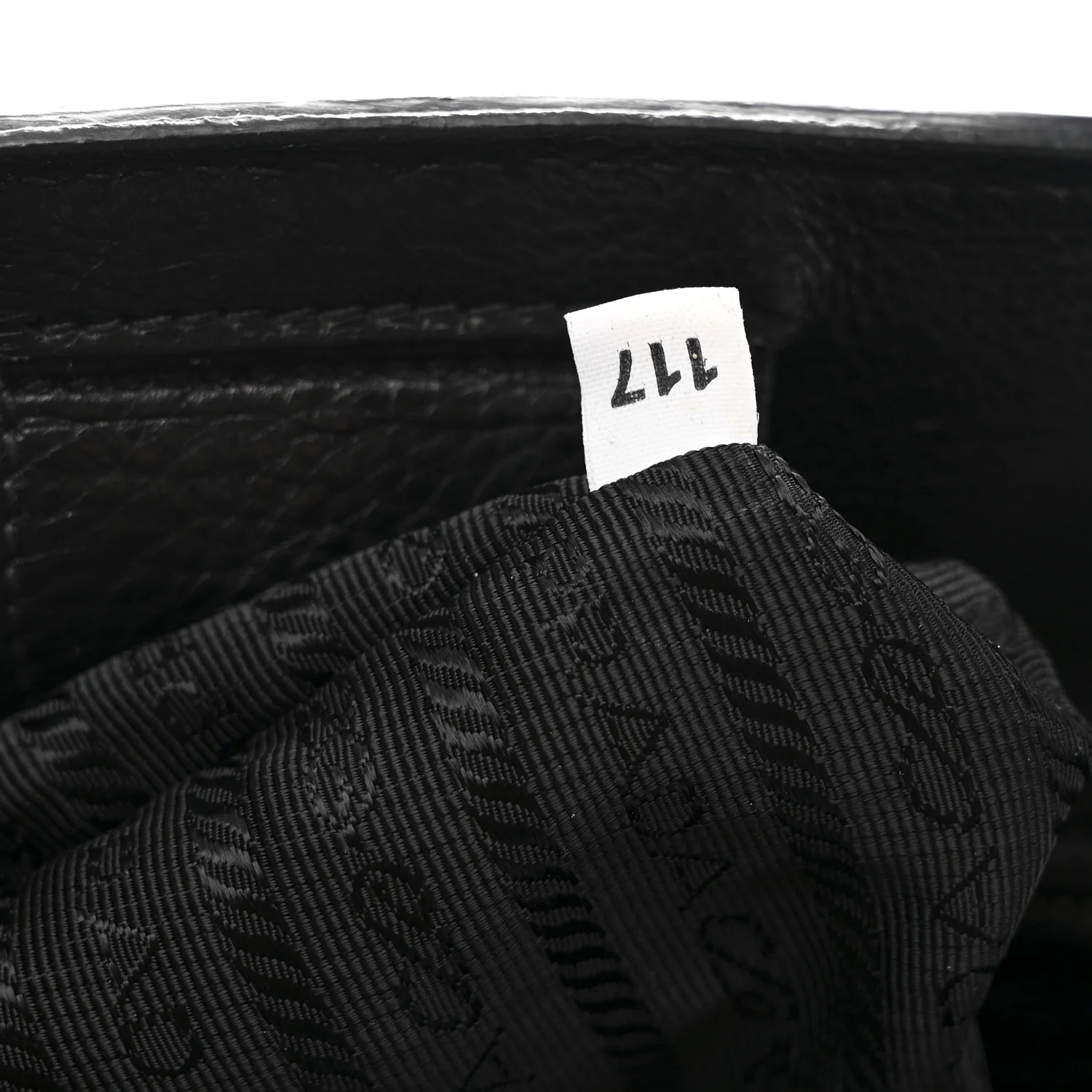 Glace Calfskin Sound Tote Bag Baltico Black - Image 7