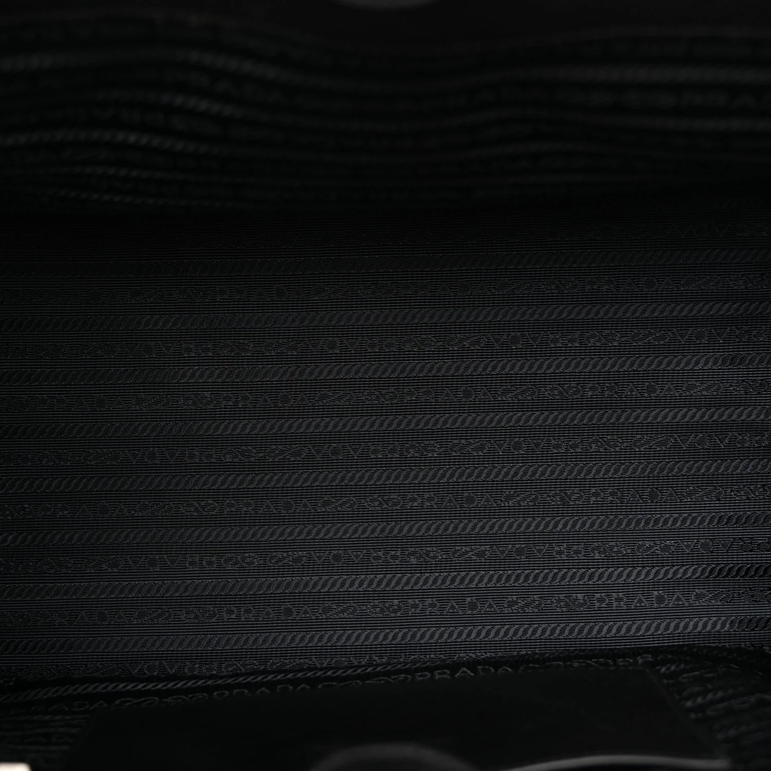 Glace Calfskin Sound Tote Bag Militare Black - Image 5