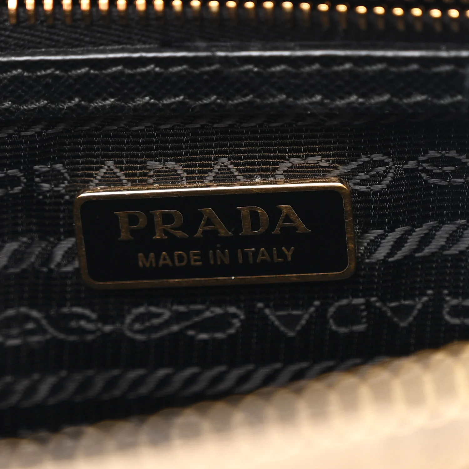 Jacquard Saffiano Triangolo Symbole Embroidered Mini Galleria Double Zip Tote Black Corda - Image 6