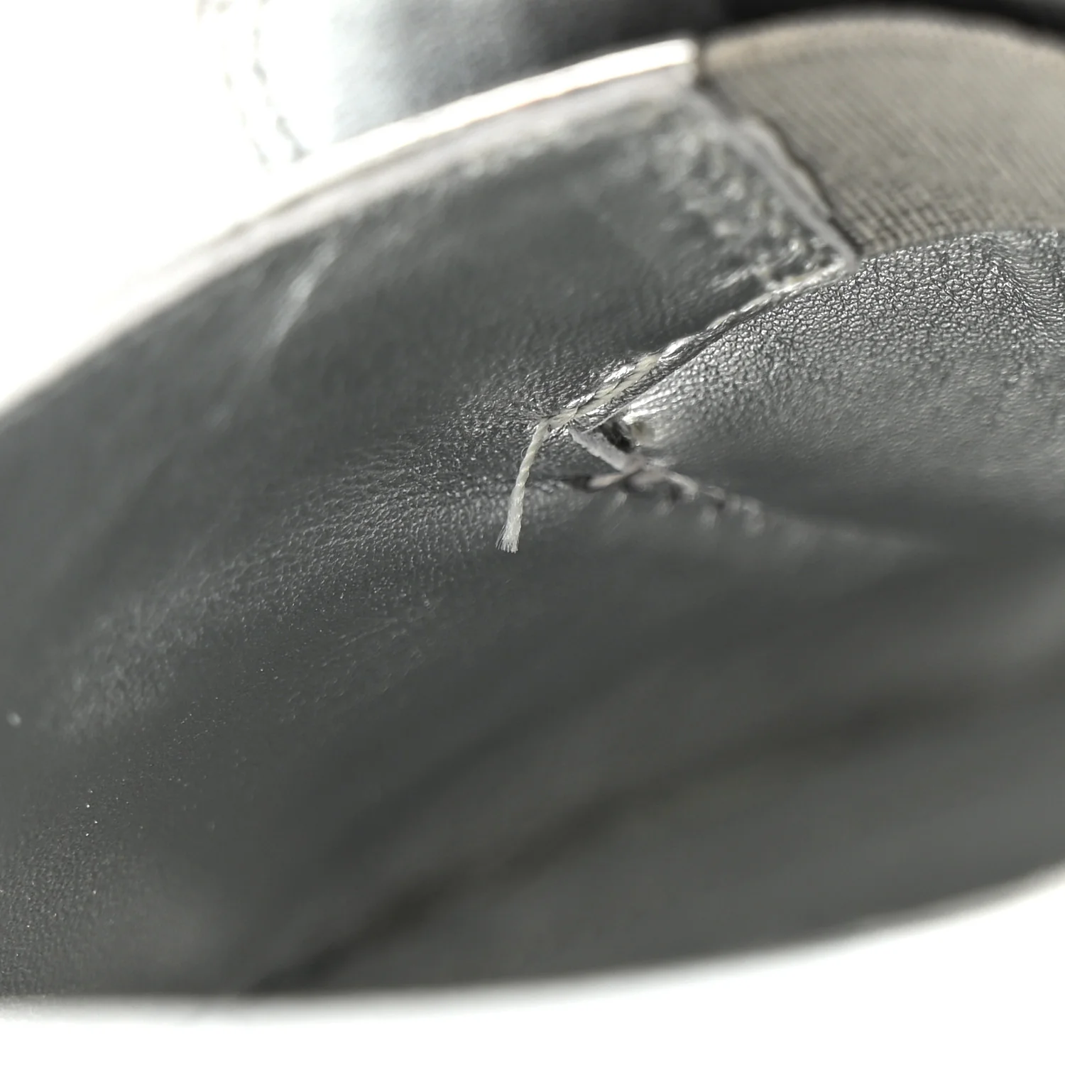 Metallic Brushed Calfskin Metal Triangle Logo 50mm Loafers 39 Argento - Image 10