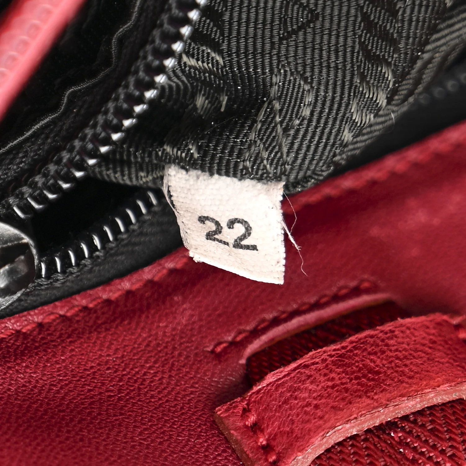 Nylon Zip Tote Bag Granato - Image 9