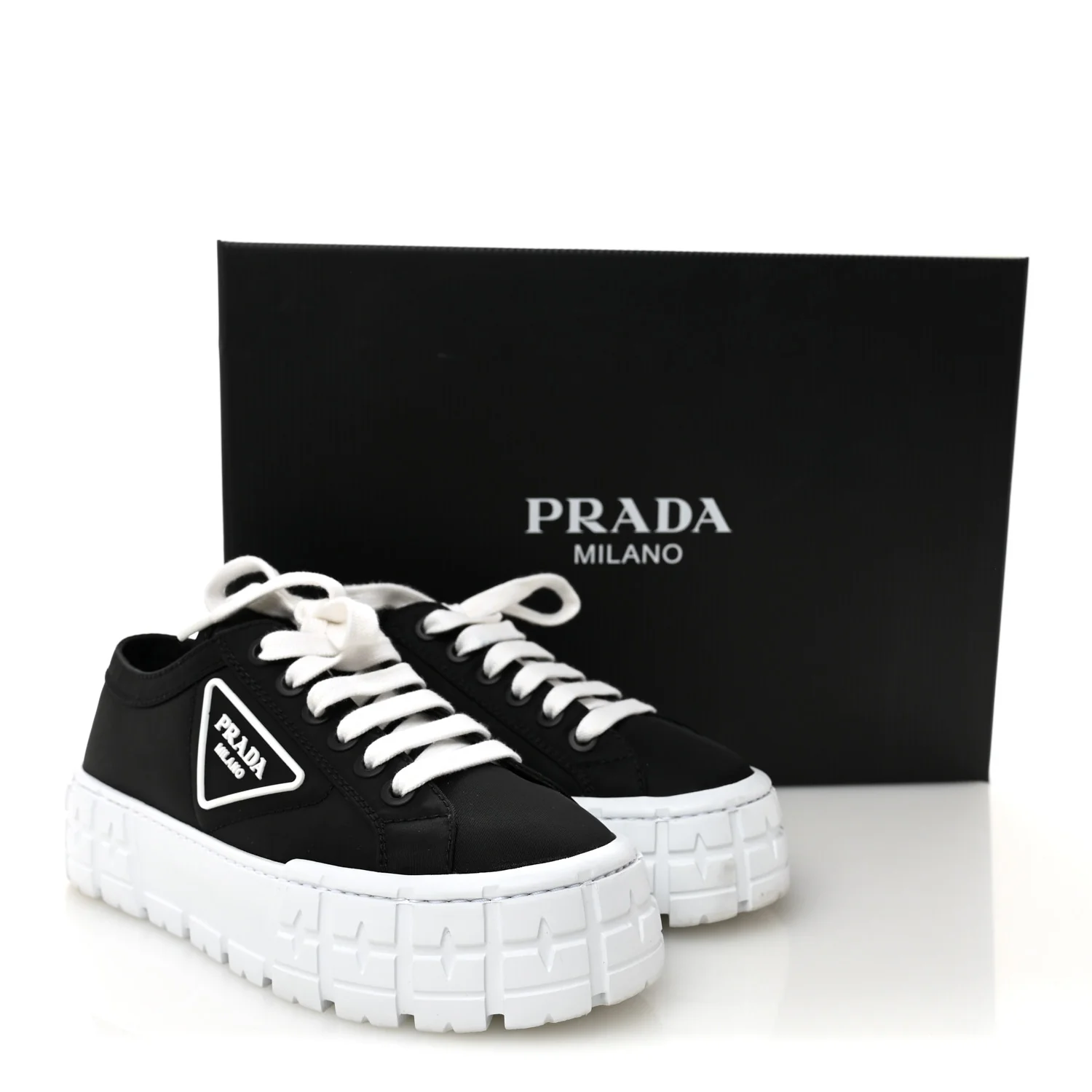 Re-Nylon Gabardine Triangle Logo Double Wheel 50mm Sneakers 38 Black - Image 10