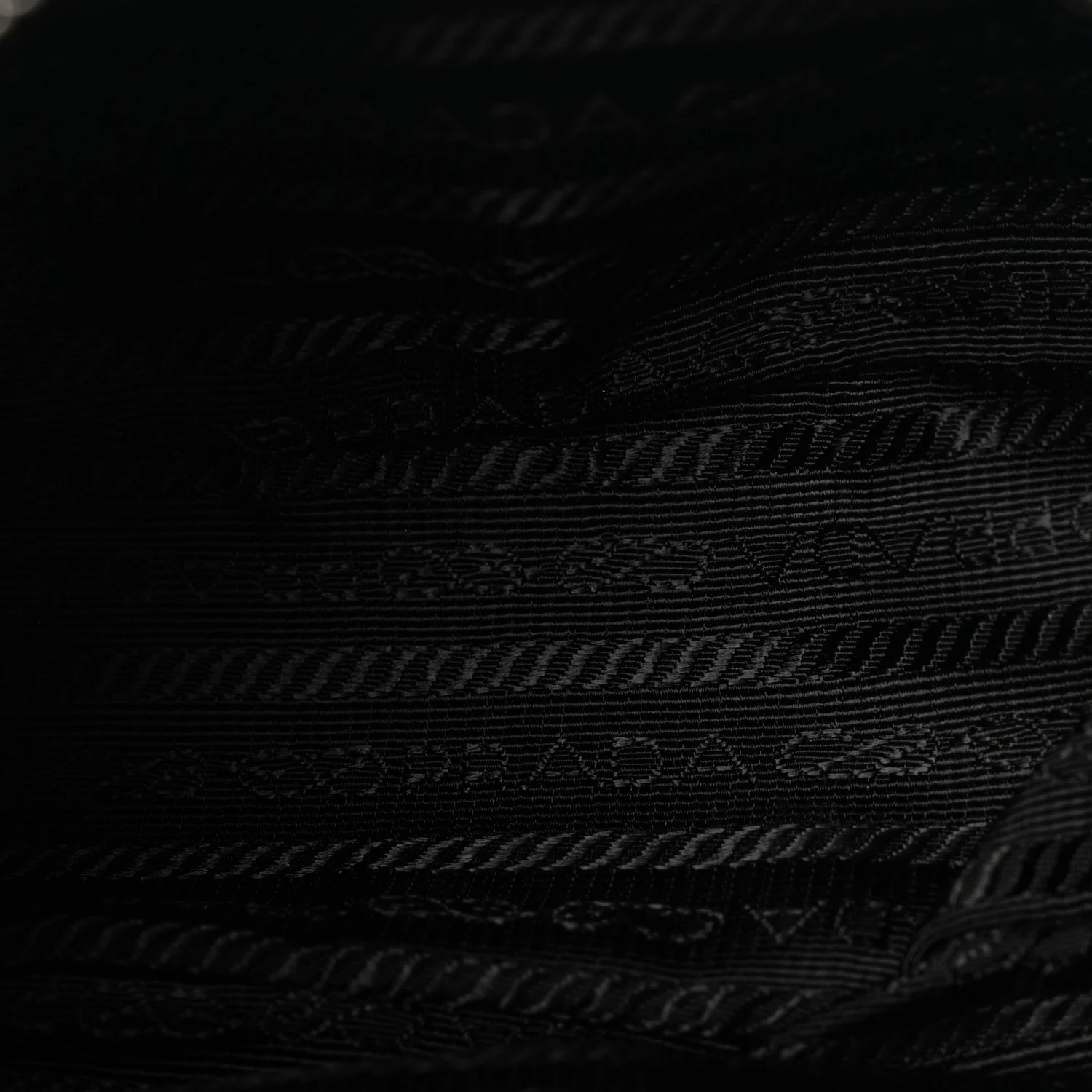 Re-Nylon Saffiano Re-Edition 2005 Shoulder Bag Black - Image 5