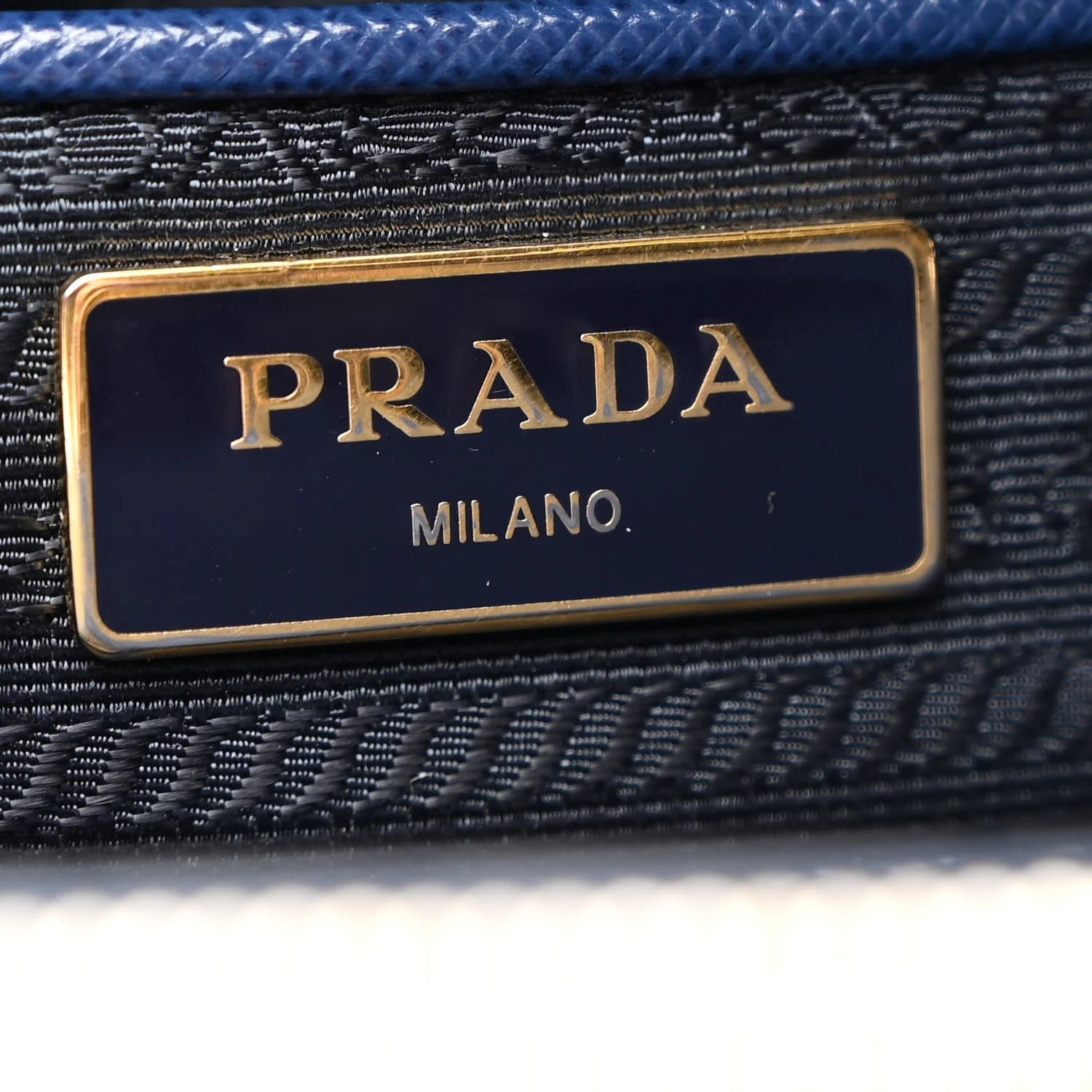 Saffiano Lux Medium Galleria Double Zip Tote Bluette - Image 6