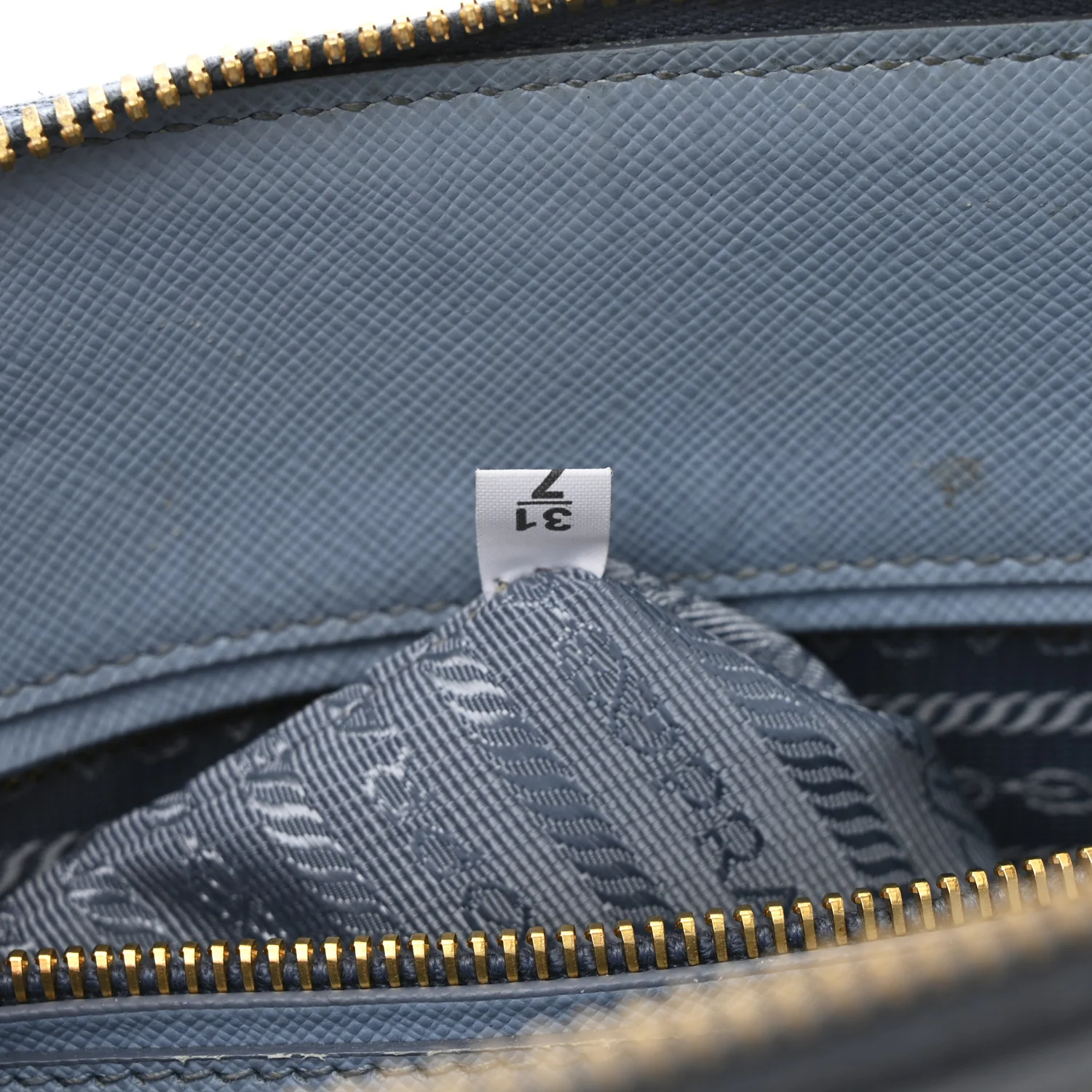 Saffiano Lux Medium Promenade Tote Astrale - Image 8