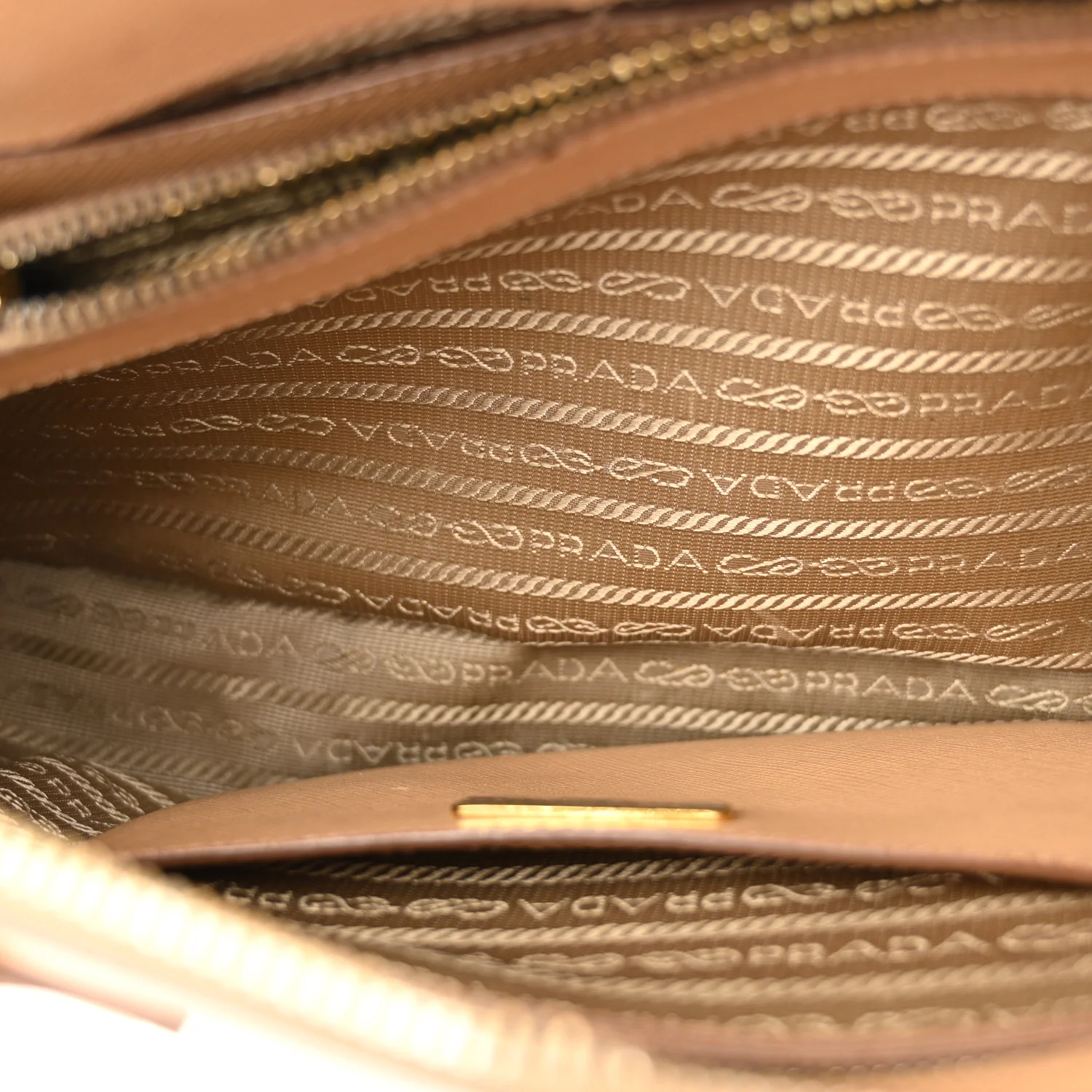 Saffiano Lux Medium Promenade Tote Sabbia - Image 6