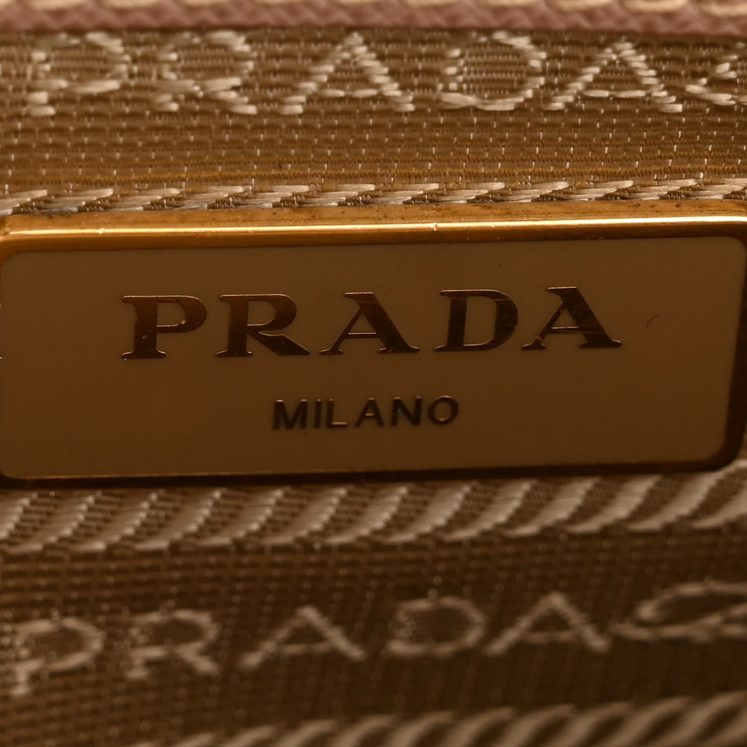 Saffiano Lux Medium Tote Cammeo - Image 16