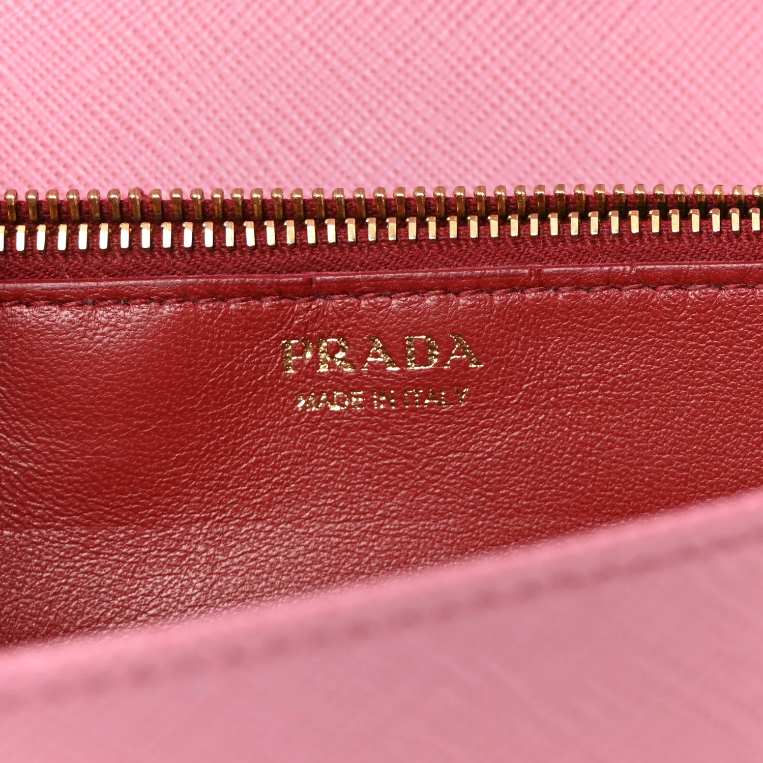 Saffiano Lux Monochrome Chain Wallet Begonia - Image 6