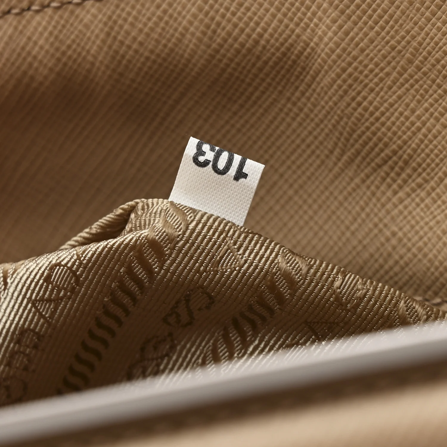 Saffiano Lux Parabole Tote Sabbia - Image 9