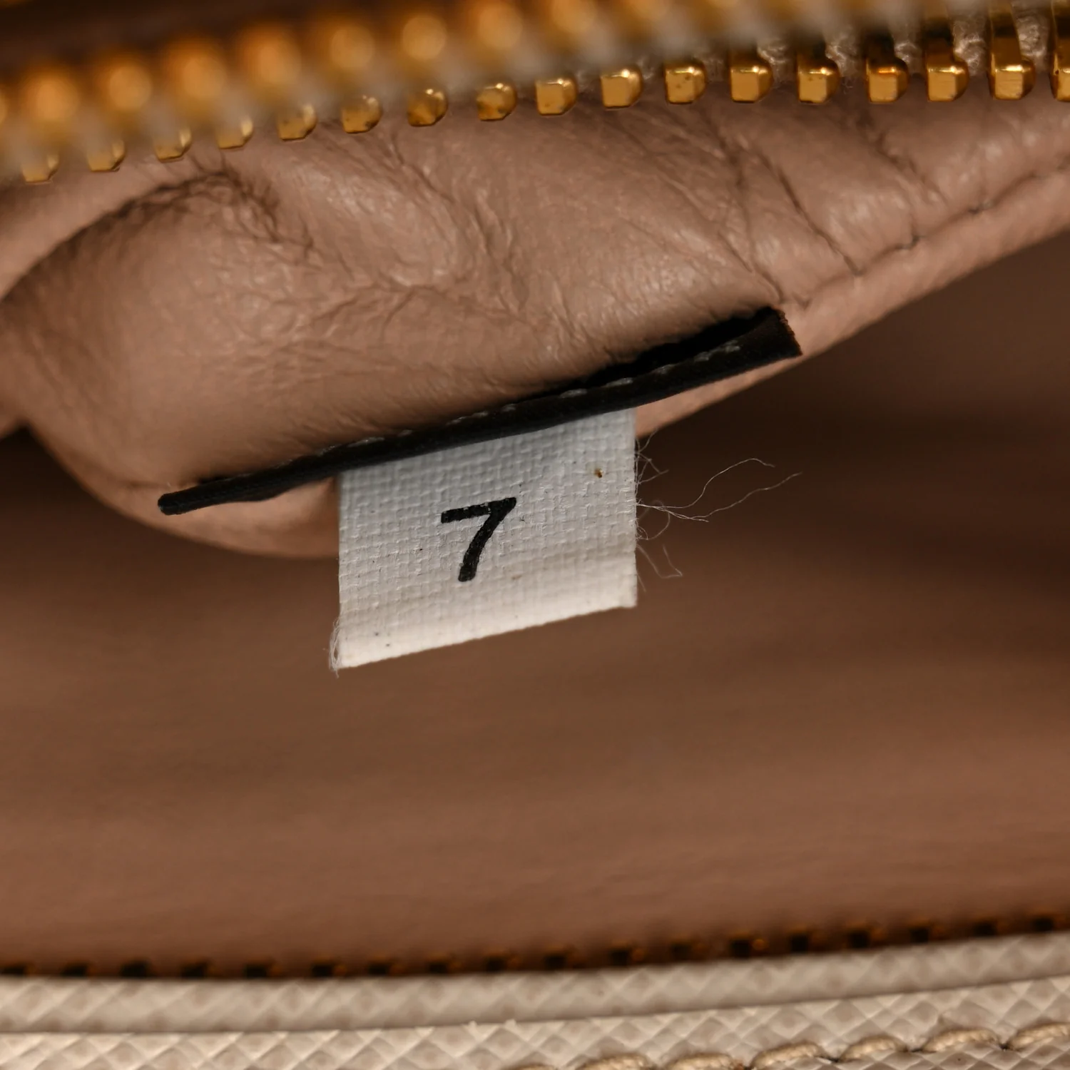 Saffiano Lux Pattina Tote Talco - Image 8
